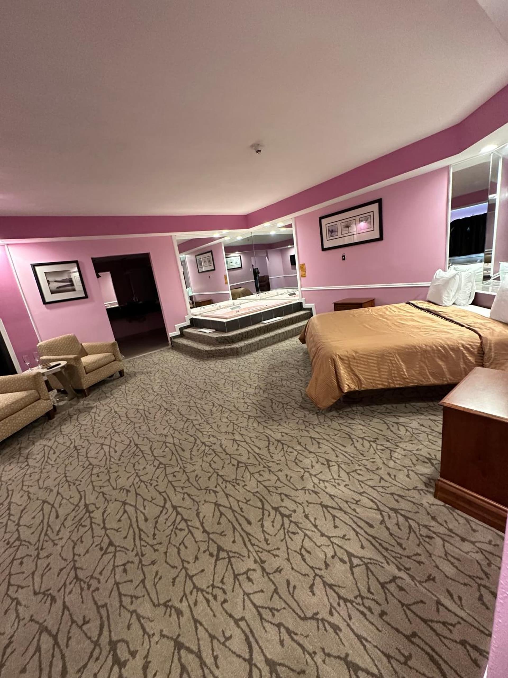 Inn of the Dove Harrisburg-Hershey Romantic Suites gallery photo in Harrisburg, PA — image 178