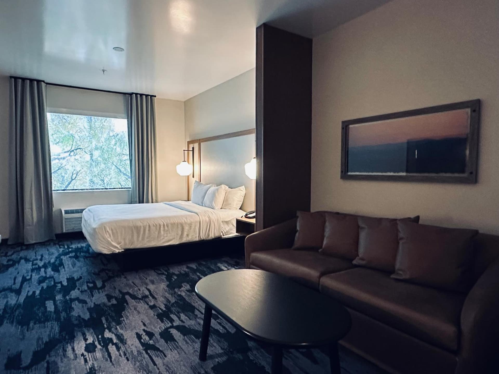 Fairfield Inn & Suites by Marriott Scottsdale Old Town gallery photo in Scottsdale, AZ — image 4