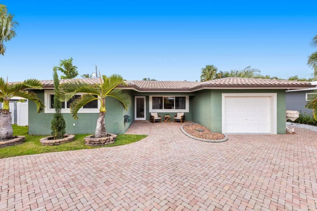 Newly renovated 3 bedrooms near the beach and res1 — hotel in Pompano Beach, Florida