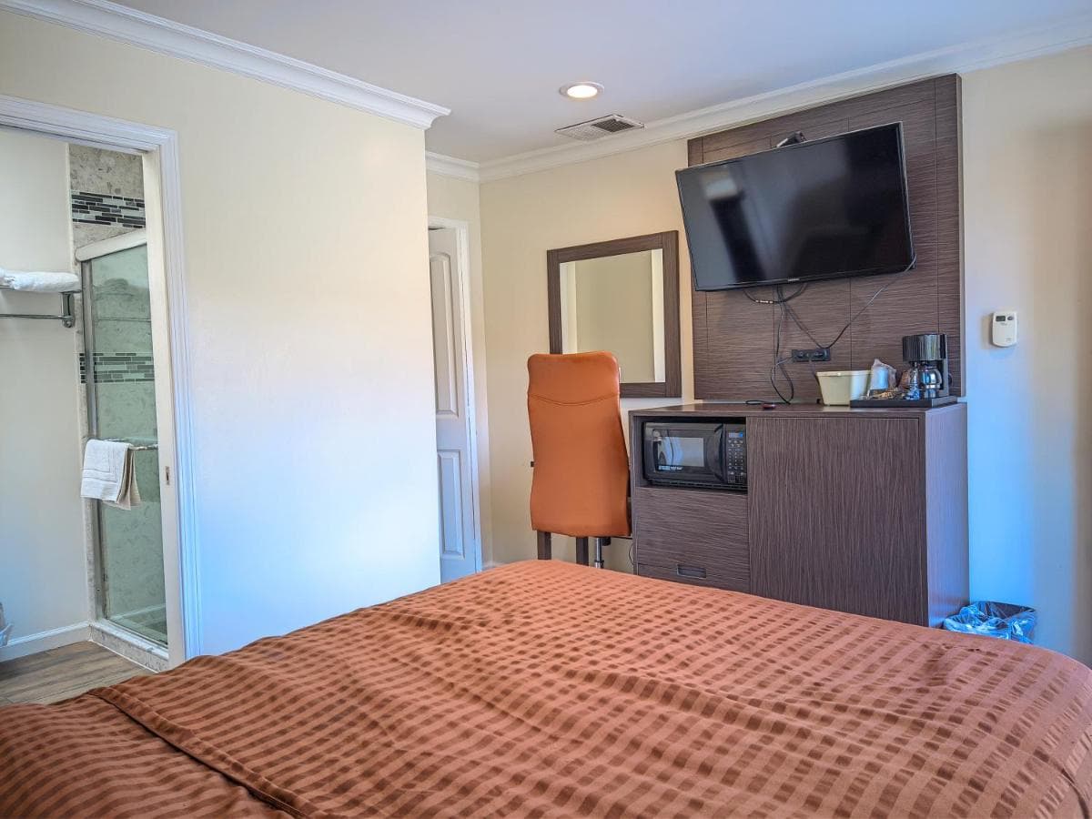 San Francisco Inn interior in San Francisco, CA — gallery photo 2