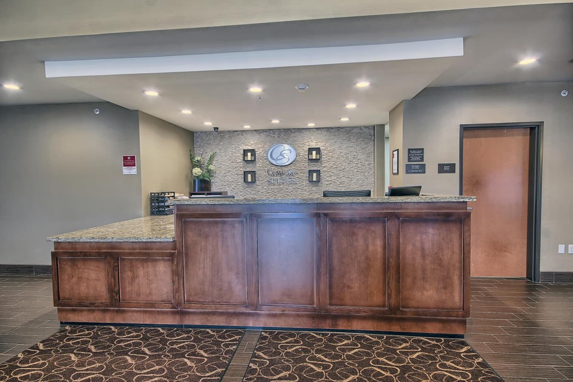 Comfort Suites Marietta-Parkersburg interior in Marietta, OH — gallery photo 2