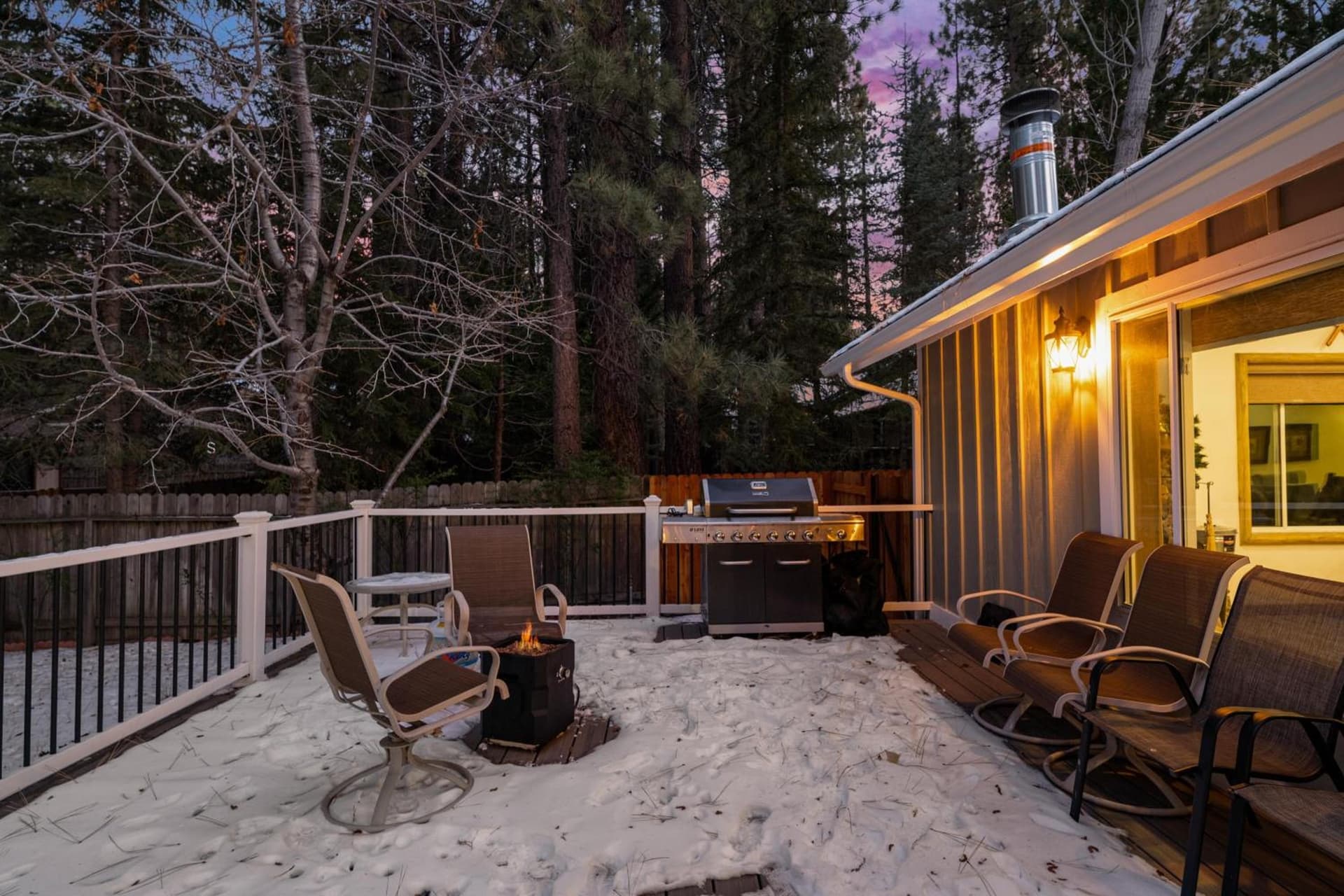 BRECKENRIDGE CHALET - Walk to Slopes, Close to Lake property views in Big Bear Lake, CA — gallery photo 3