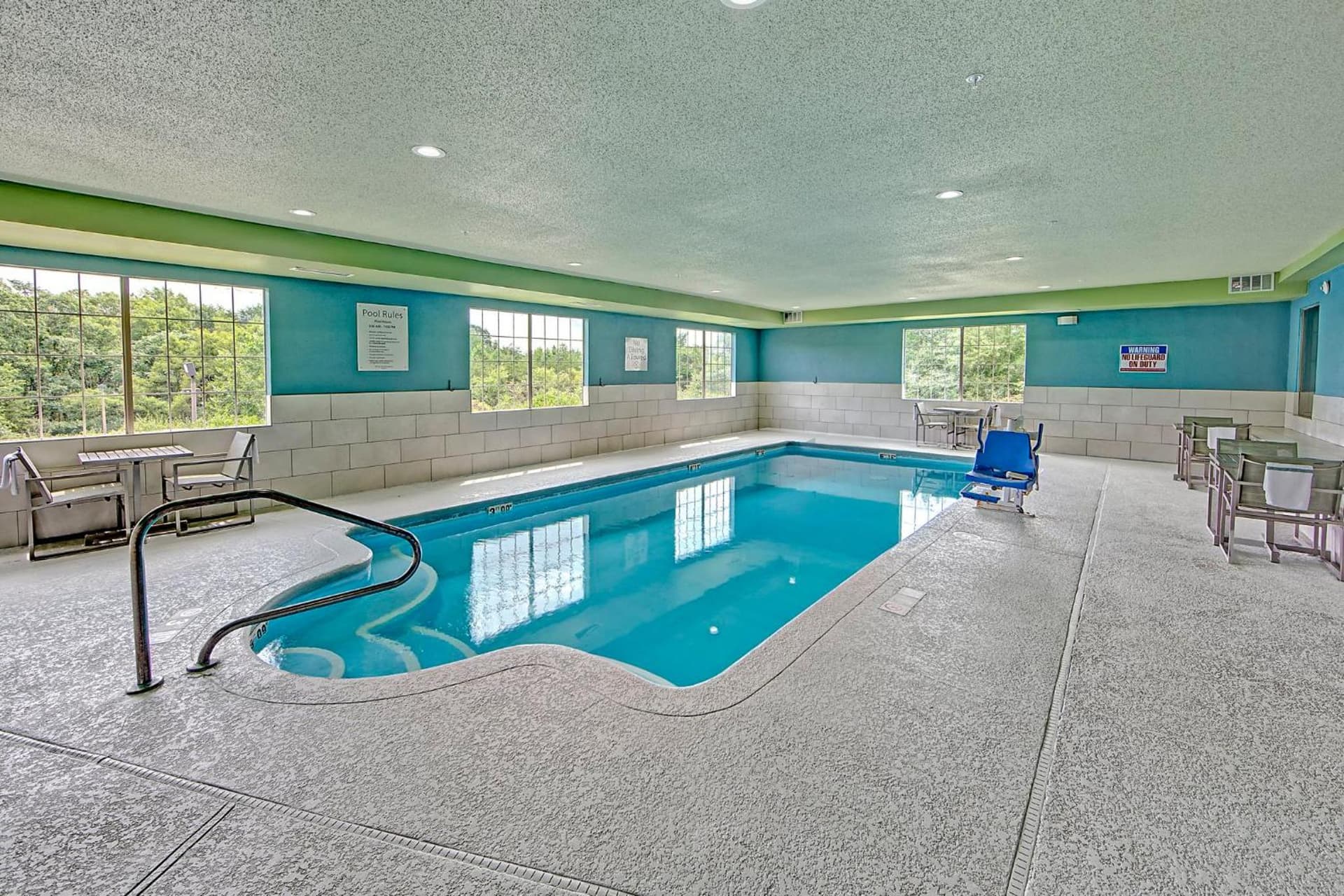 Holiday Inn Express & Suites Crossville by IHG property views in Crossville, TN — gallery photo 3