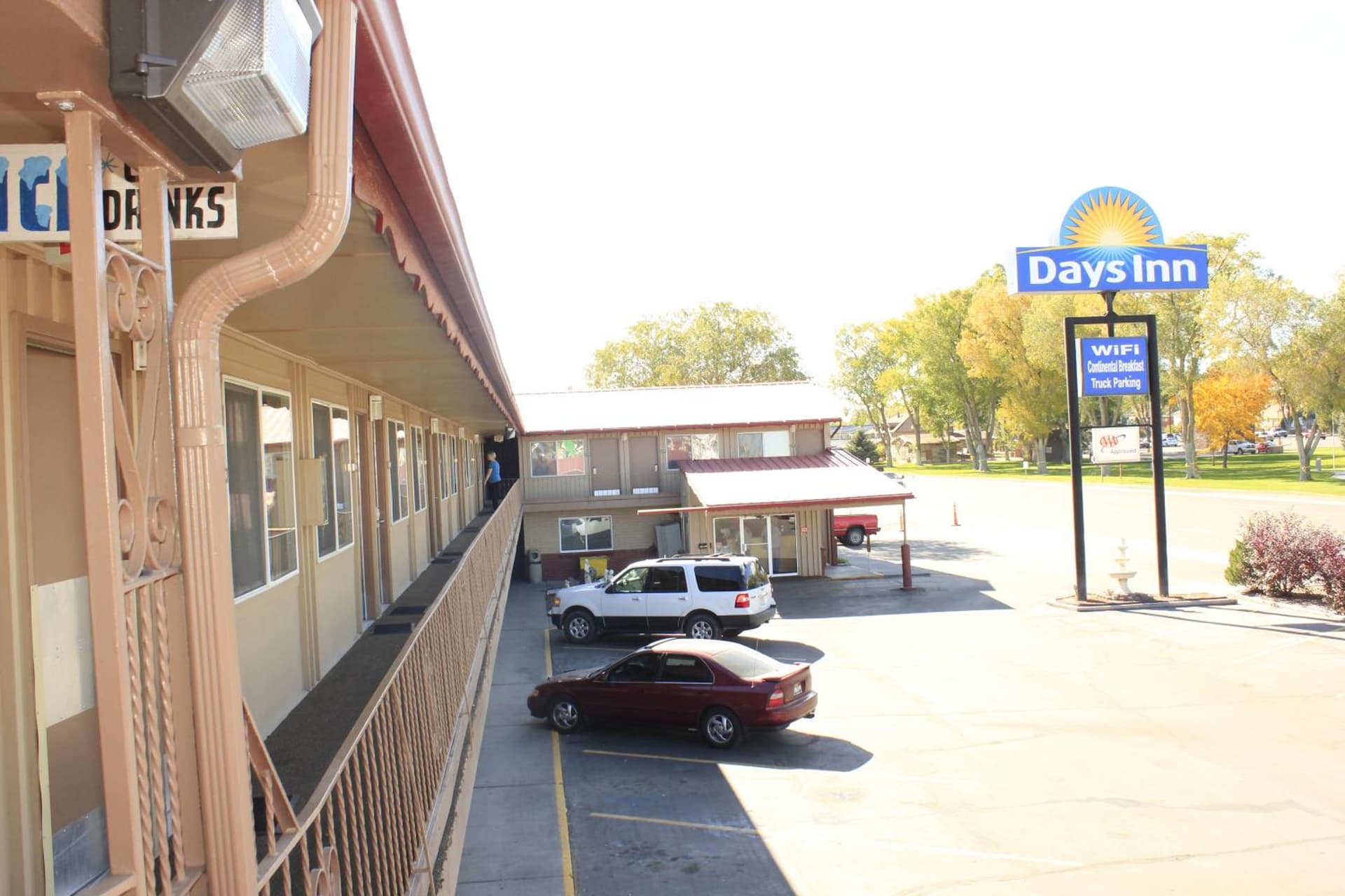 Days Inn by Wyndham Elko interior in Elko, NV — gallery photo 2