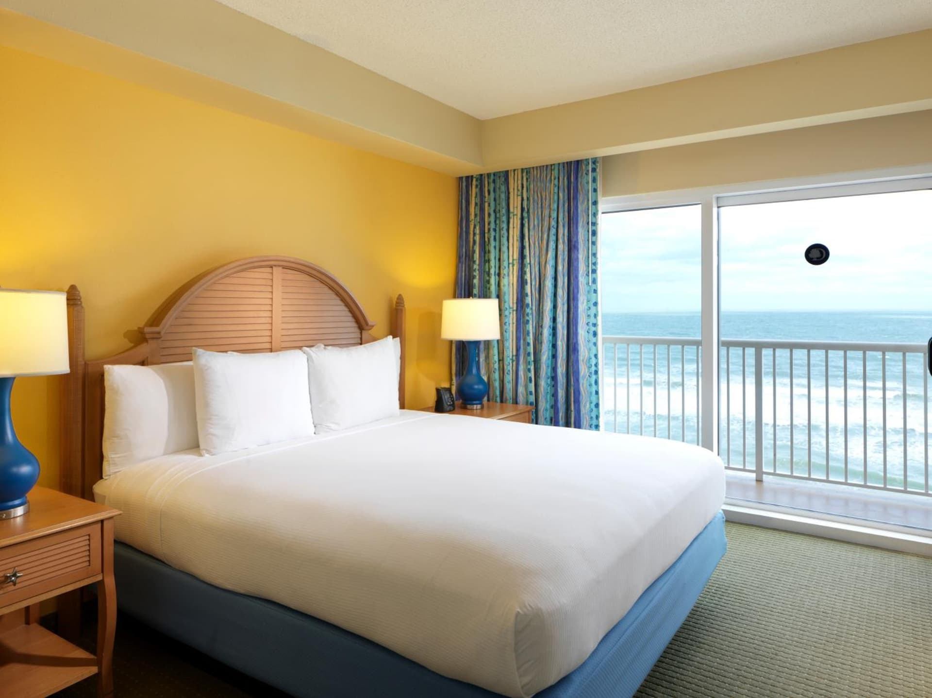 DoubleTree Suites by Hilton Melbourne Beach Oceanfront gallery photo in Melbourne, FL — image 72