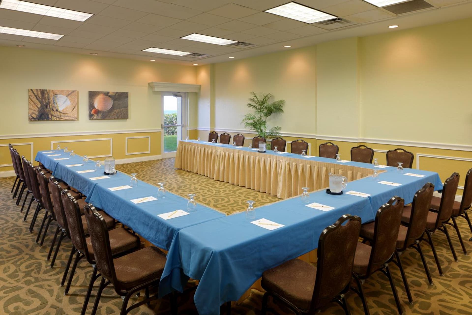 DoubleTree Suites by Hilton Melbourne Beach Oceanfront gallery photo in Melbourne, FL — image 79