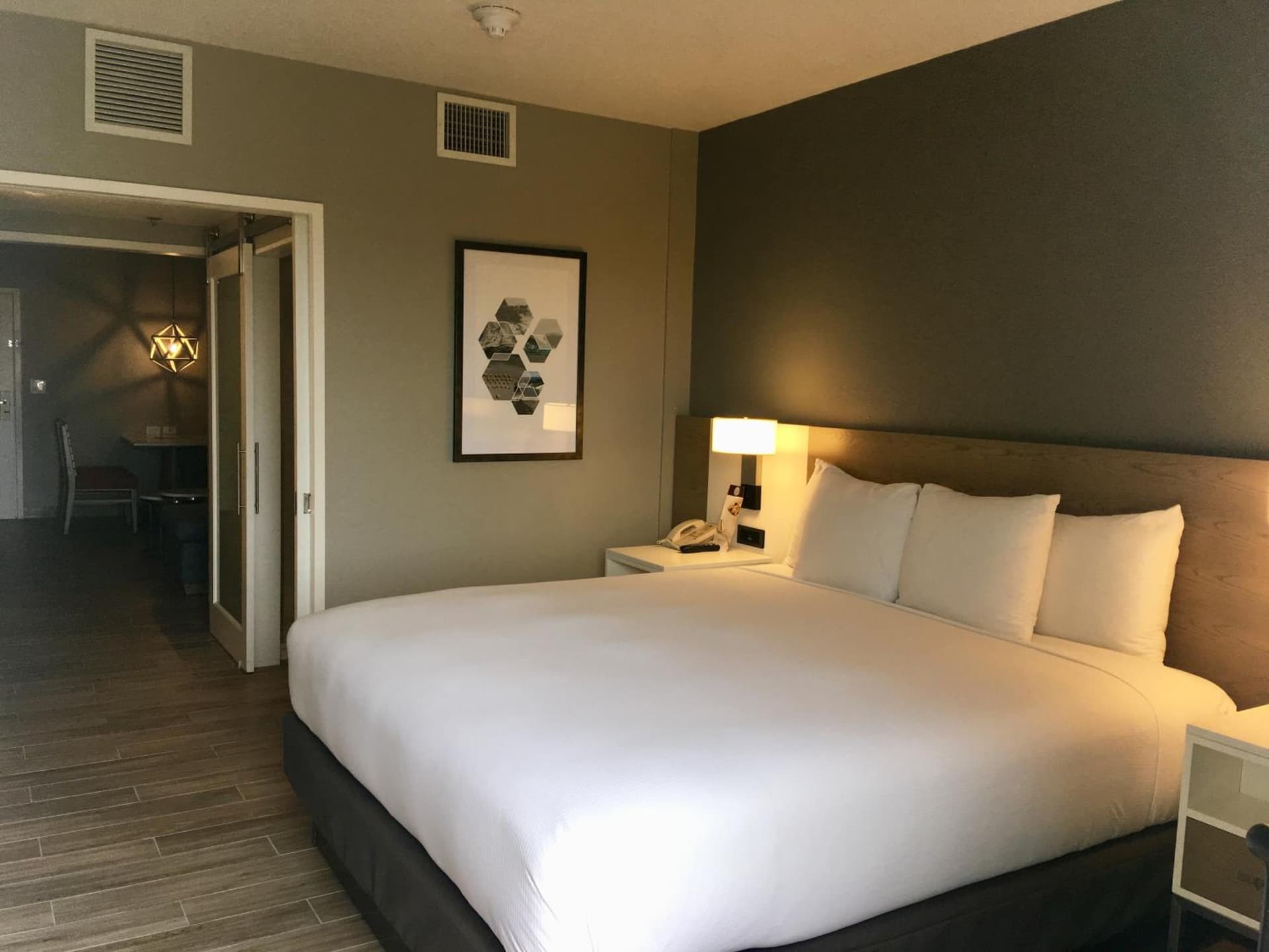 DoubleTree Suites by Hilton Melbourne Beach Oceanfront gallery photo in Melbourne, FL — image 156