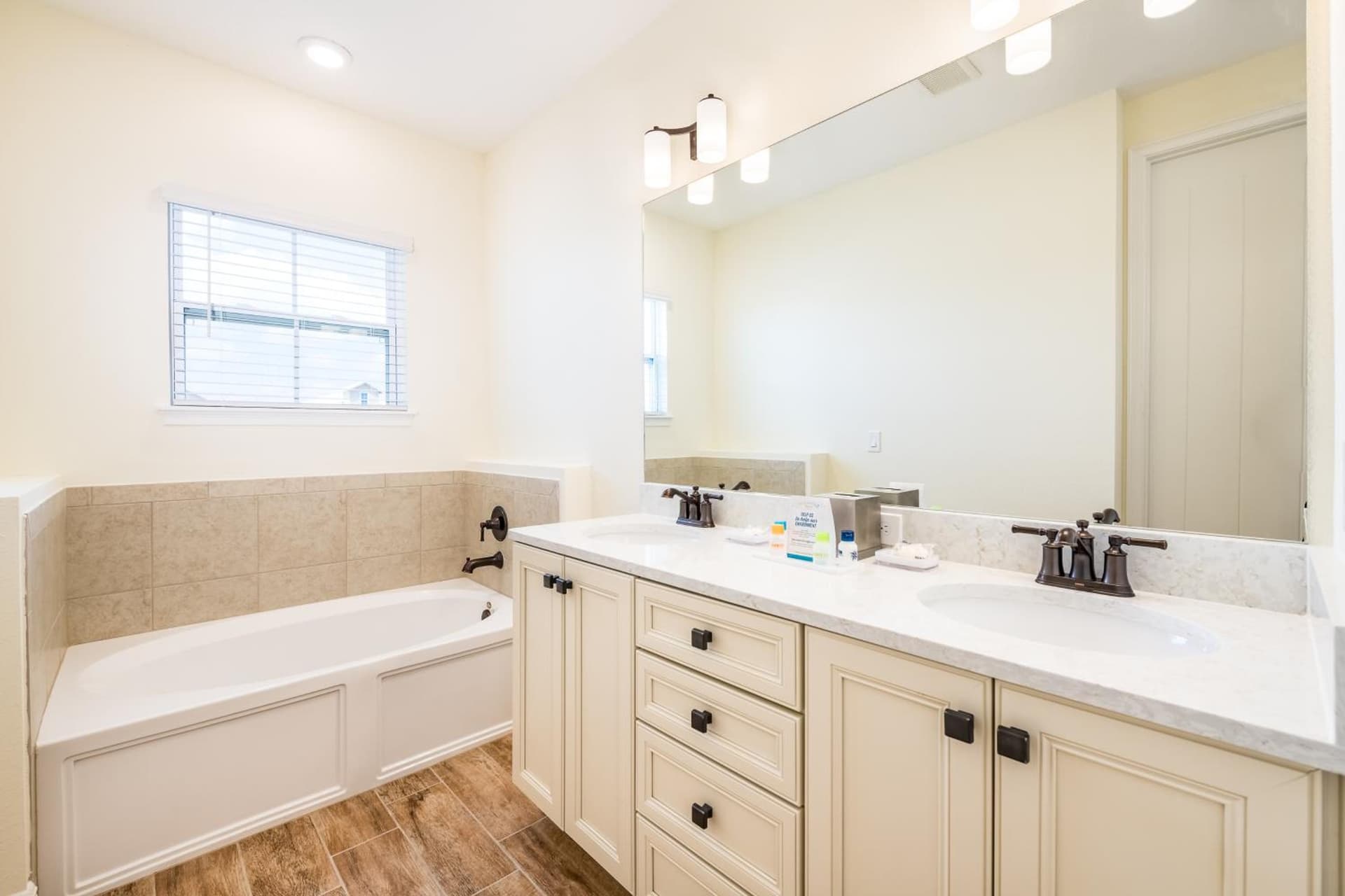 Margaritaville Cottages Orlando by Vstays with H2O Waterpark gallery photo in Kissimmee, FL — image 99