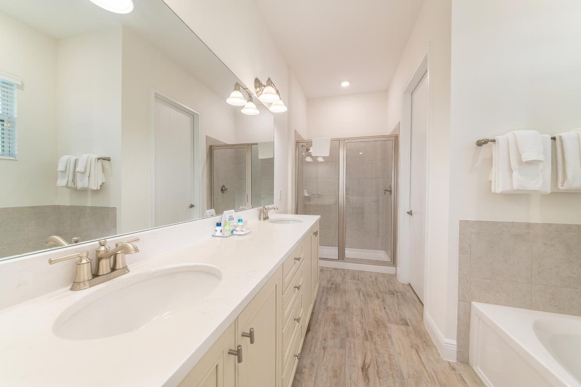Margaritaville Cottages Orlando by Vstays with H2O Waterpark gallery photo in Kissimmee, FL — image 256