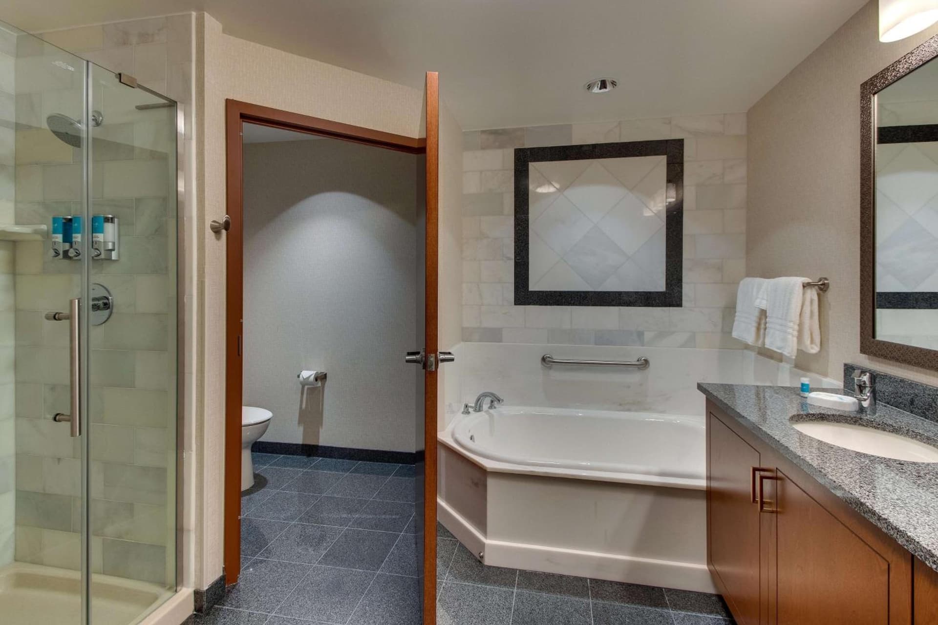 Drury Plaza Hotel Nashville Downtown gallery photo in Nashville, TN — image 34