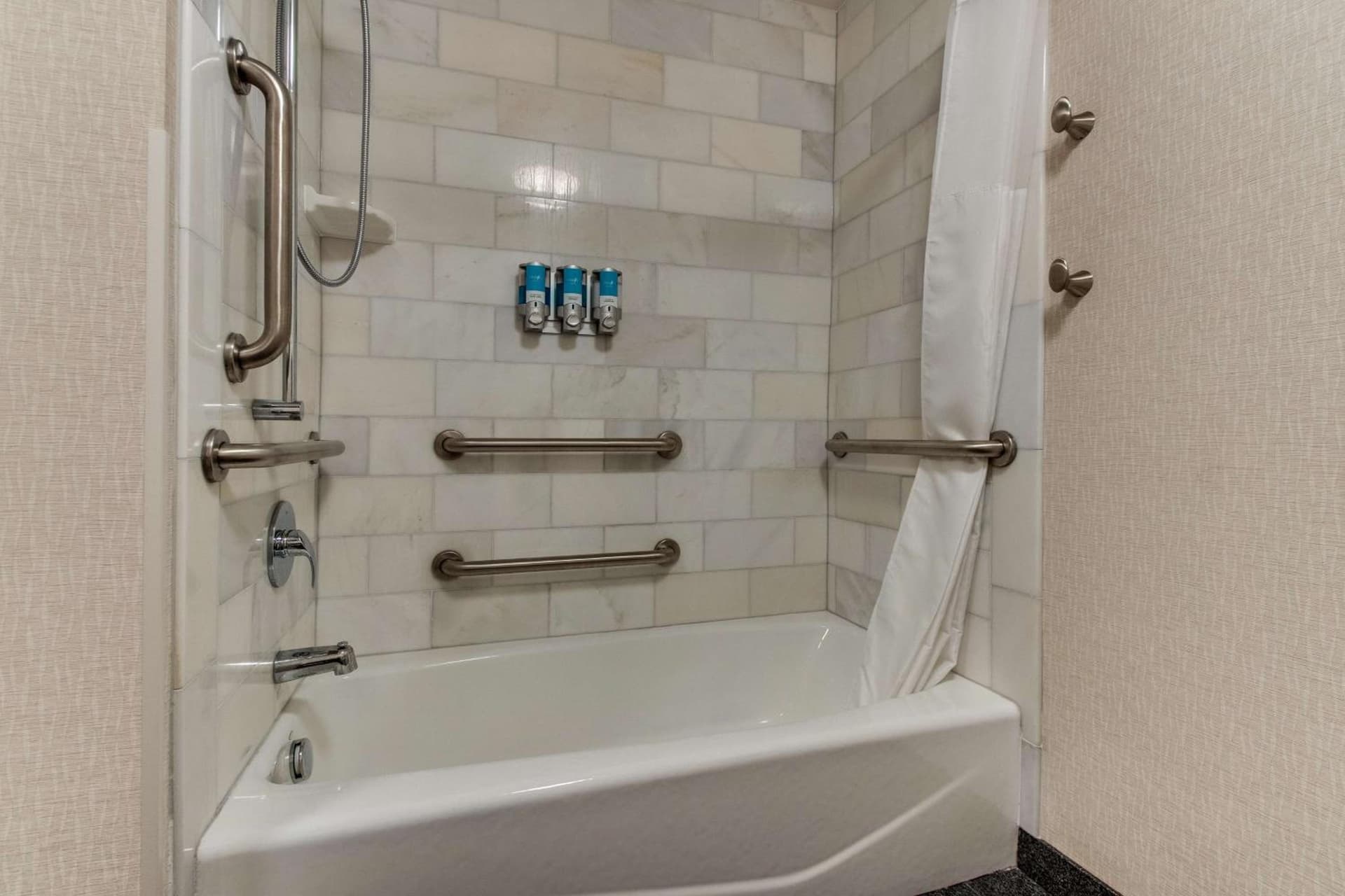 Drury Plaza Hotel Nashville Downtown gallery photo in Nashville, TN — image 76