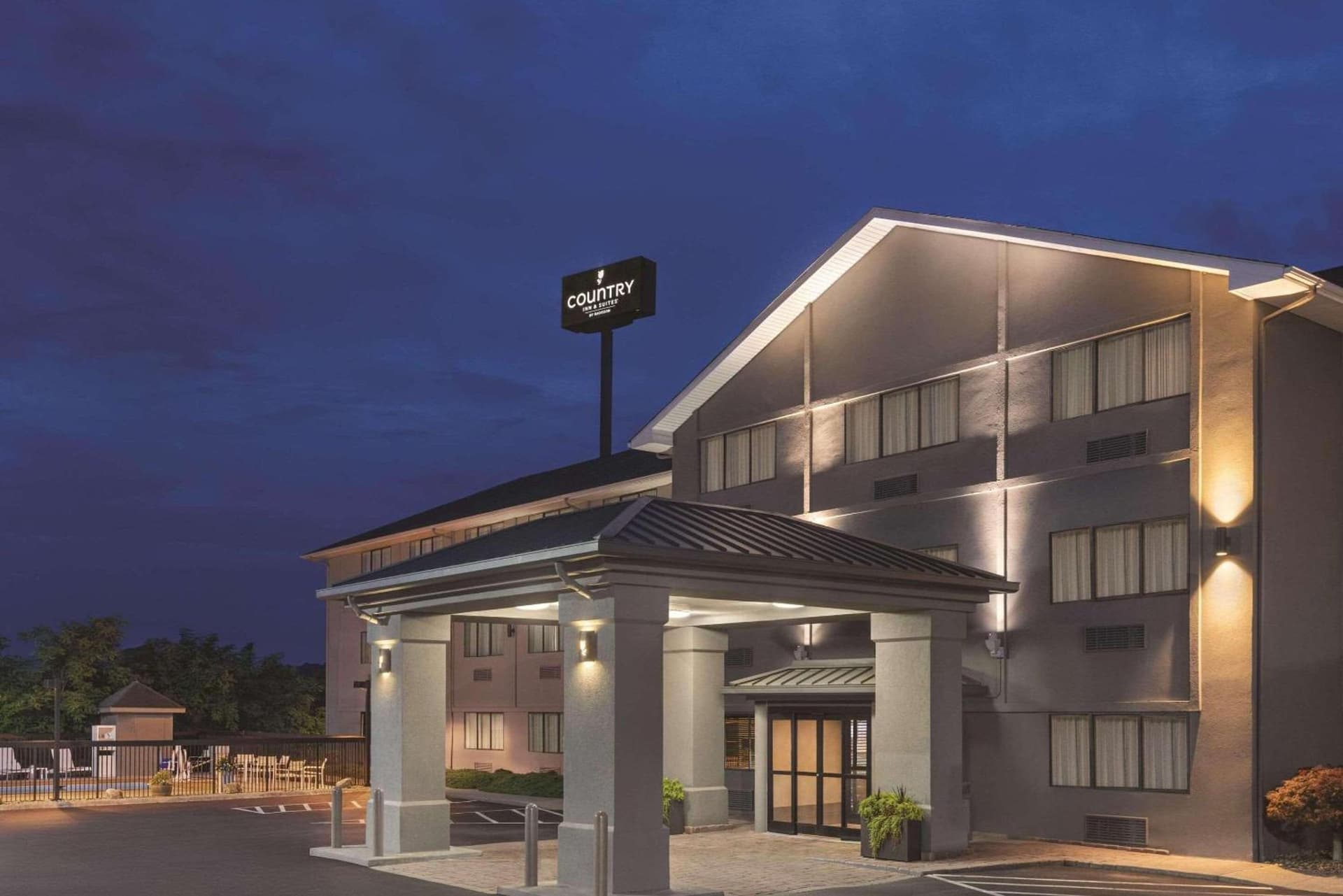Country Inn & Suites by Radisson, Abingdon, VA interior in Abingdon, VA — gallery photo 2