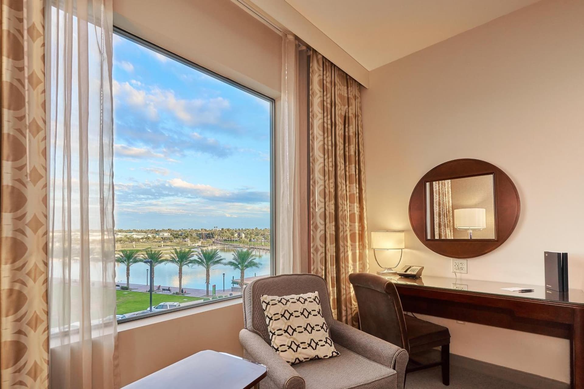 Sheraton Mesa Hotel at Wrigleyville West gallery photo in Mesa, AZ — image 10