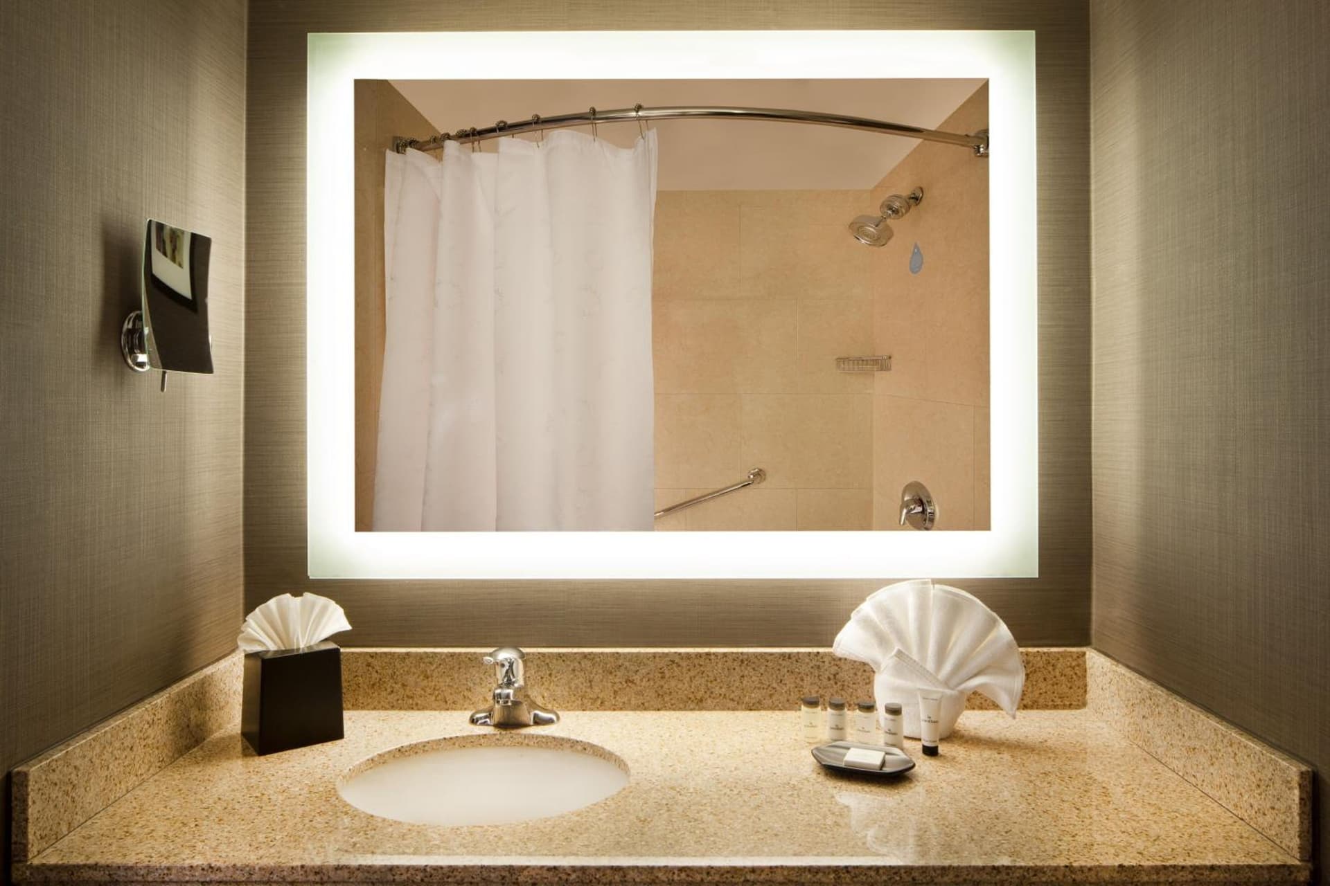 Sheraton Bucks County Langhorne gallery photo in Langhorne, PA — image 35