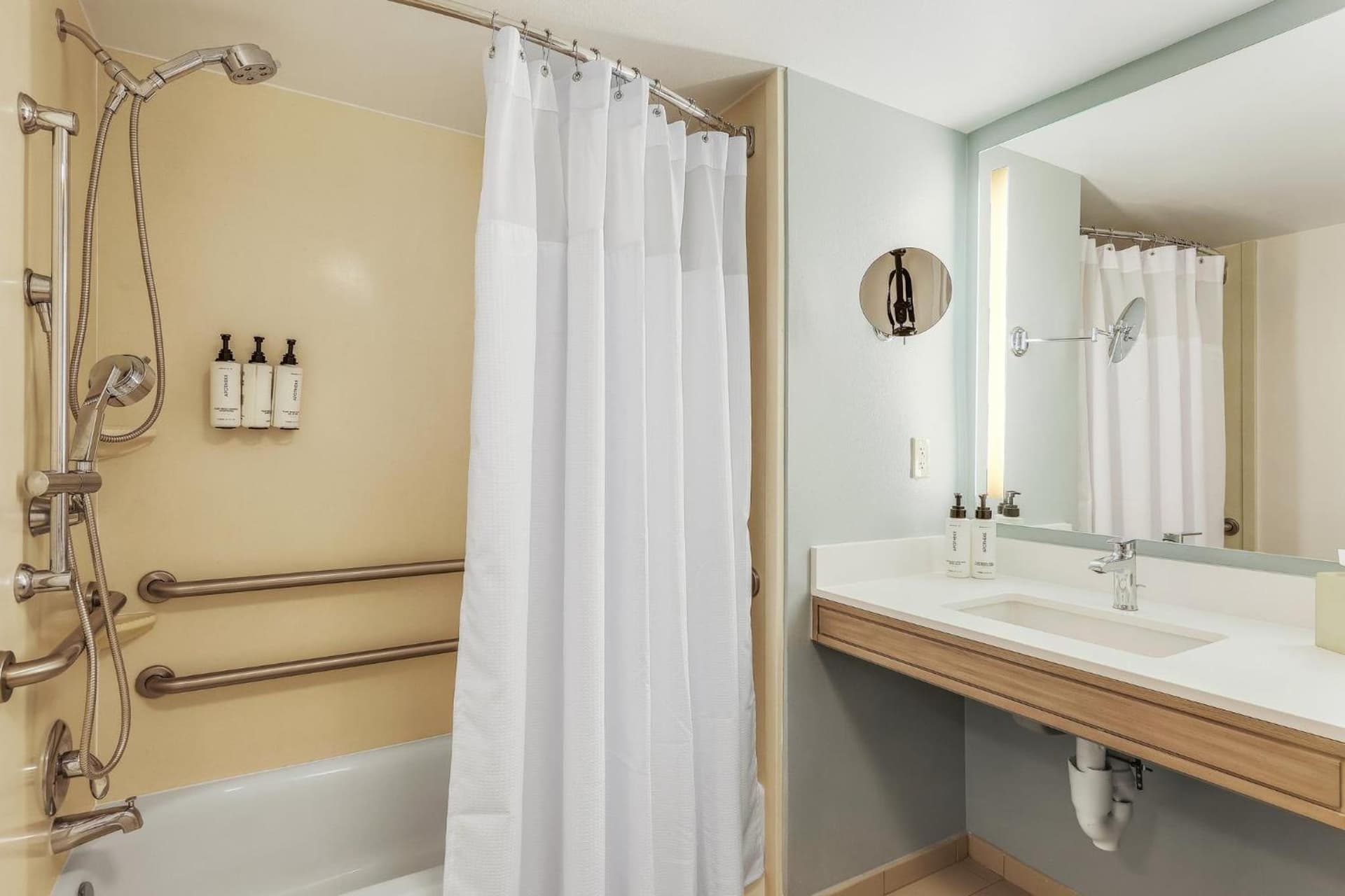 Crowne Plaza Ft Myers Gulf Coast by IHG gallery photo in Fort Myers, FL — image 64