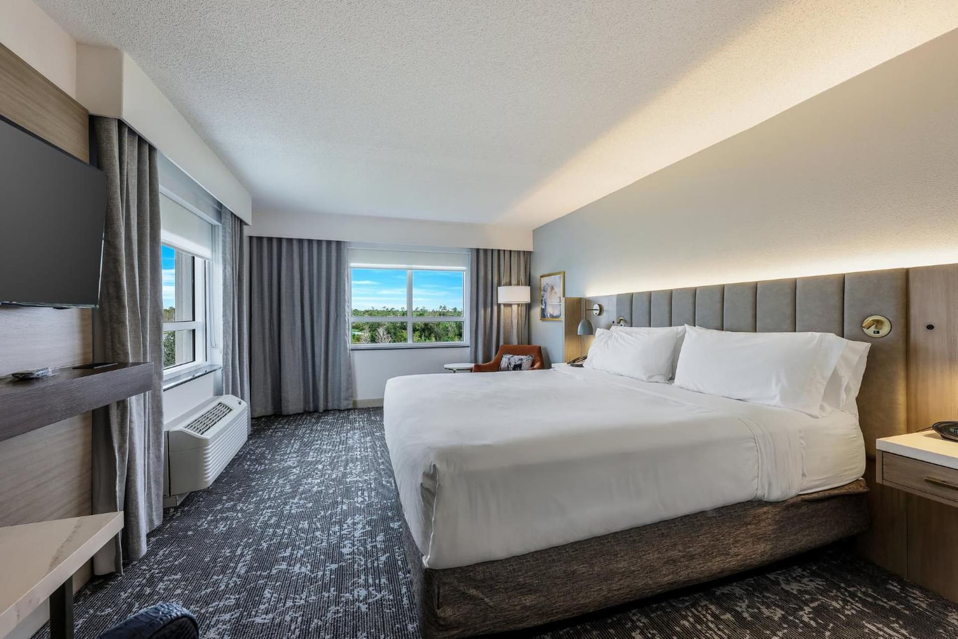 Crowne Plaza Ft Myers Gulf Coast by IHG gallery photo in Fort Myers, FL — image 9