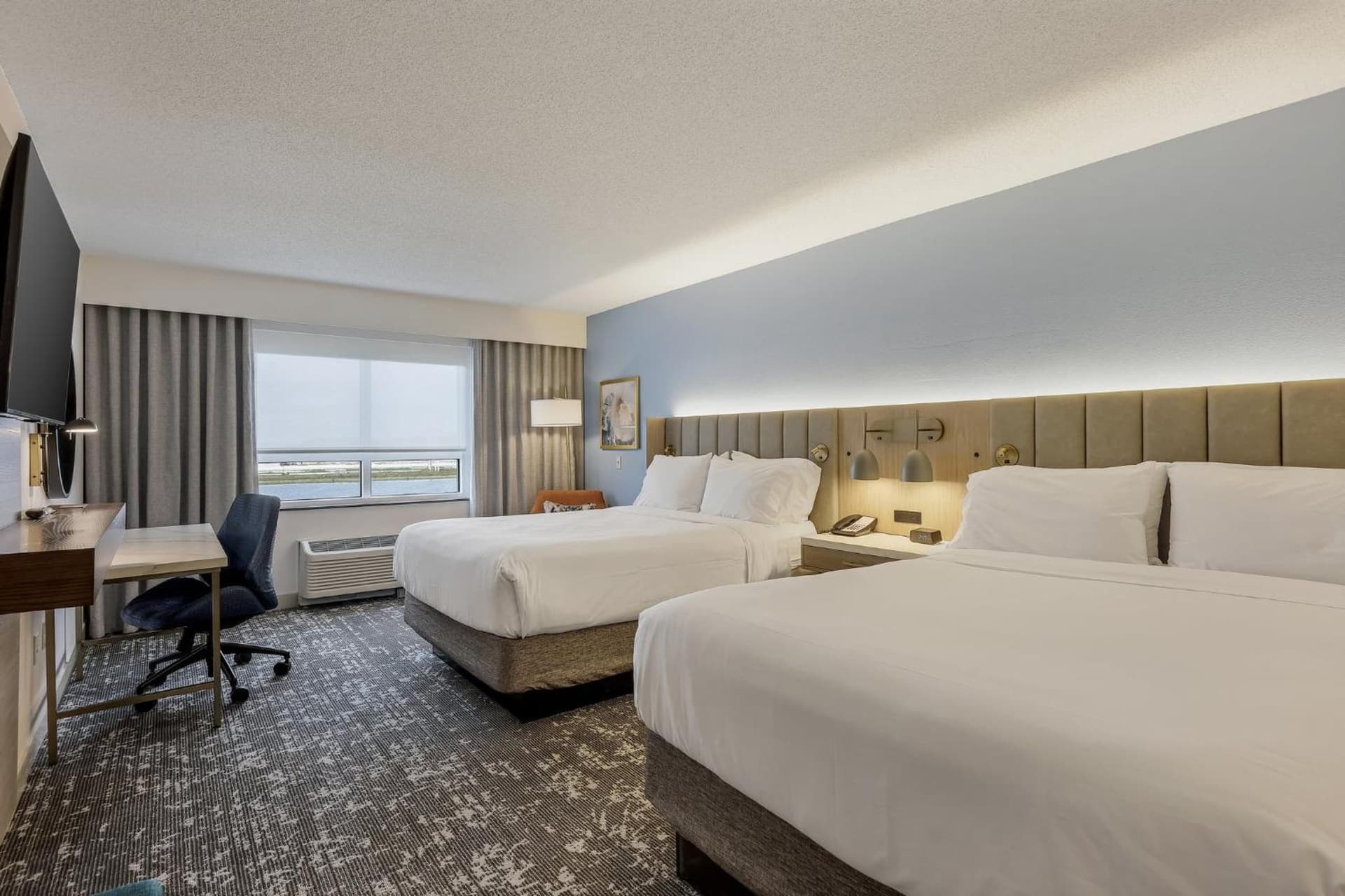 Crowne Plaza Ft Myers Gulf Coast by IHG interior in Fort Myers, FL — gallery photo 2