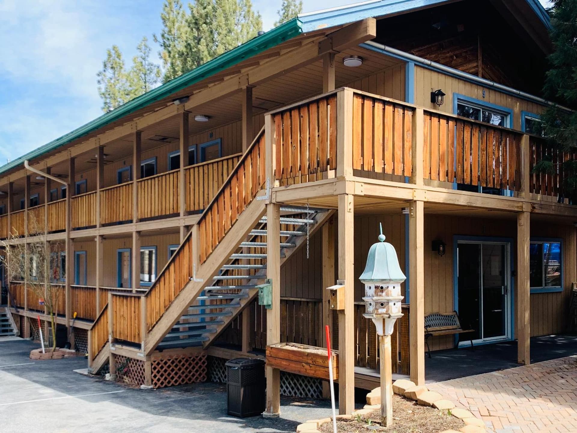Snow Bear Lodge featured exterior or lobby in Big Bear Lake, CA — similar hotel