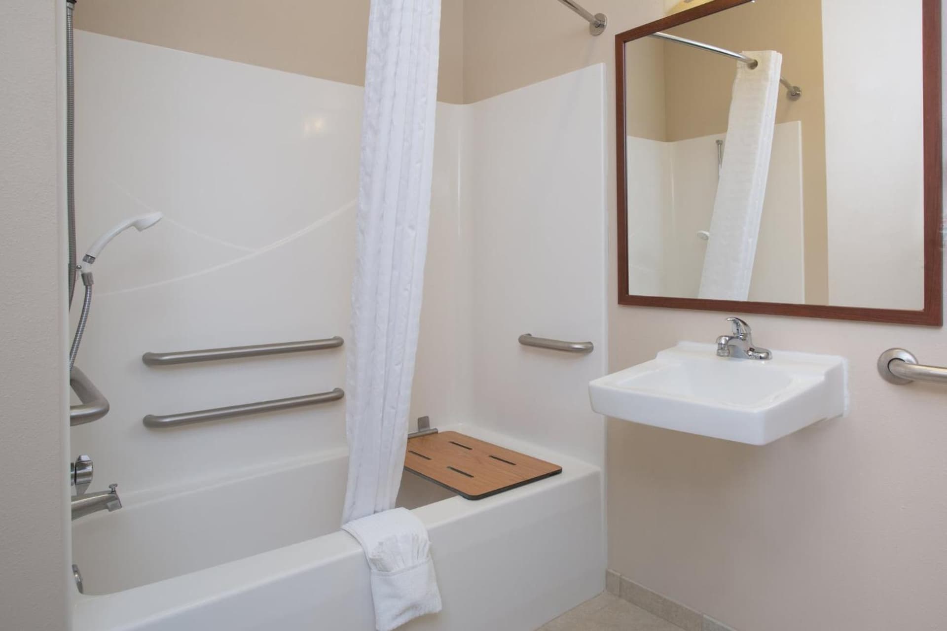Candlewood Suites - Peoria at Grand Prairie by IHG gallery photo in Peoria, IL — image 65