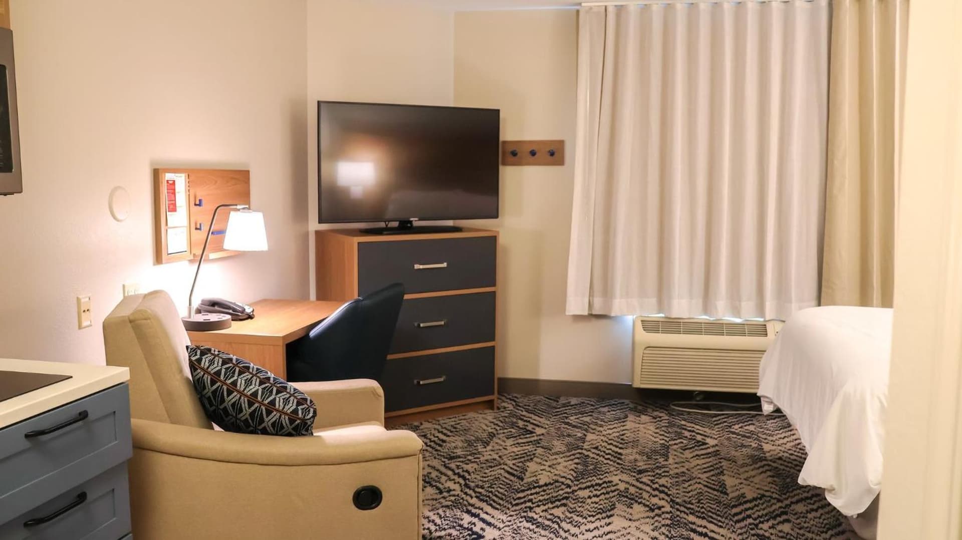 Candlewood Suites - Peoria at Grand Prairie by IHG gallery photo in Peoria, IL — image 82