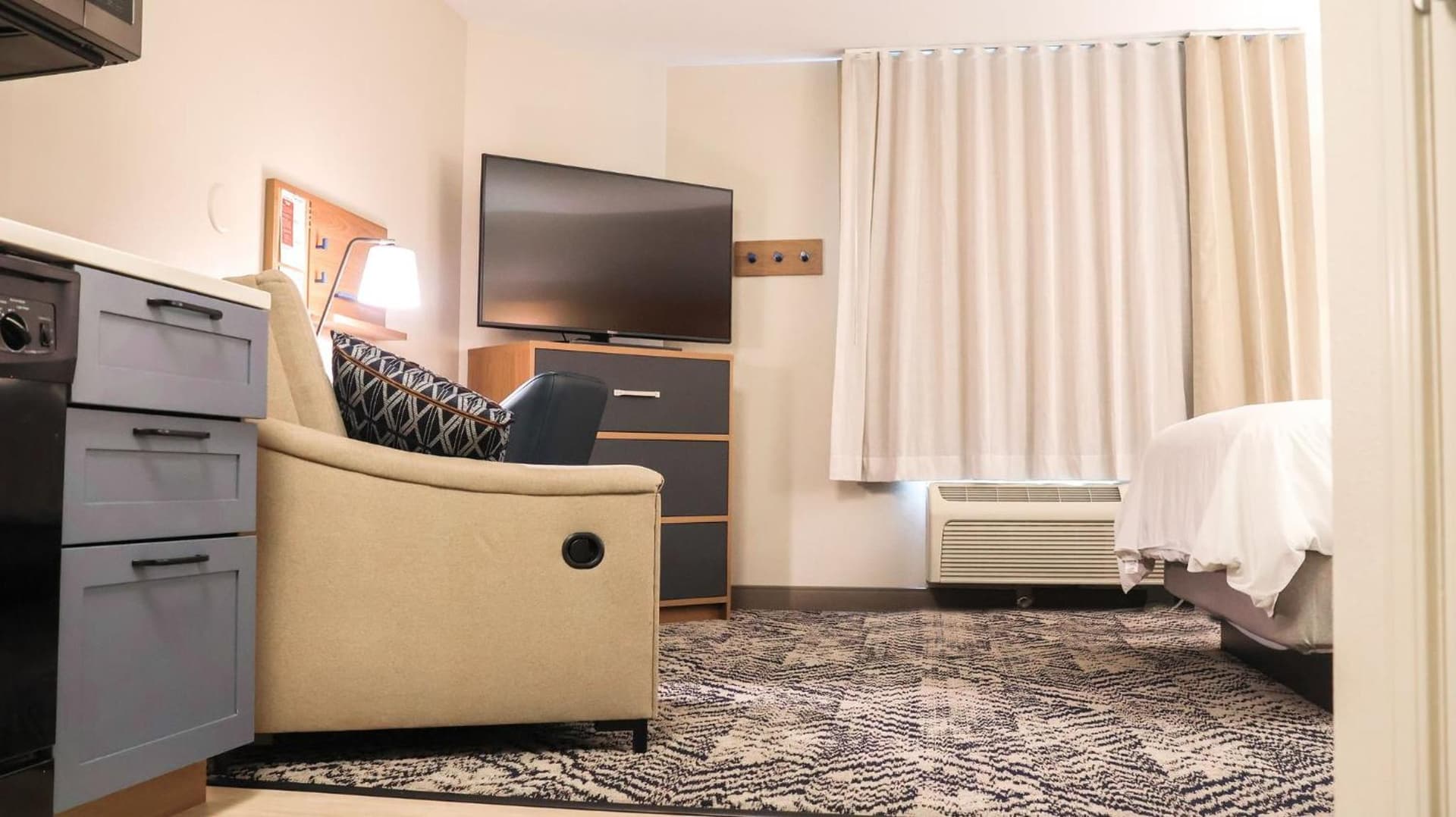 Candlewood Suites - Peoria at Grand Prairie by IHG gallery photo in Peoria, IL — image 67