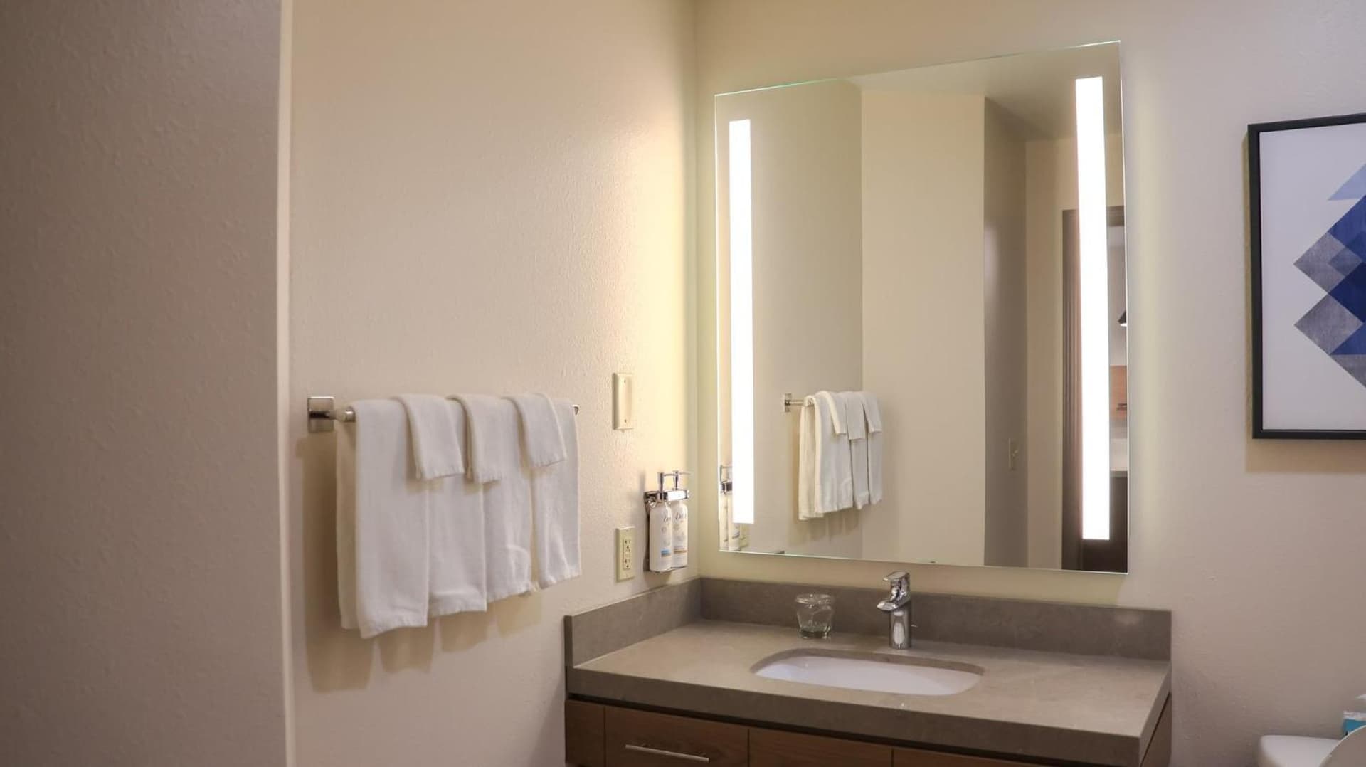 Candlewood Suites - Peoria at Grand Prairie by IHG gallery photo in Peoria, IL — image 18