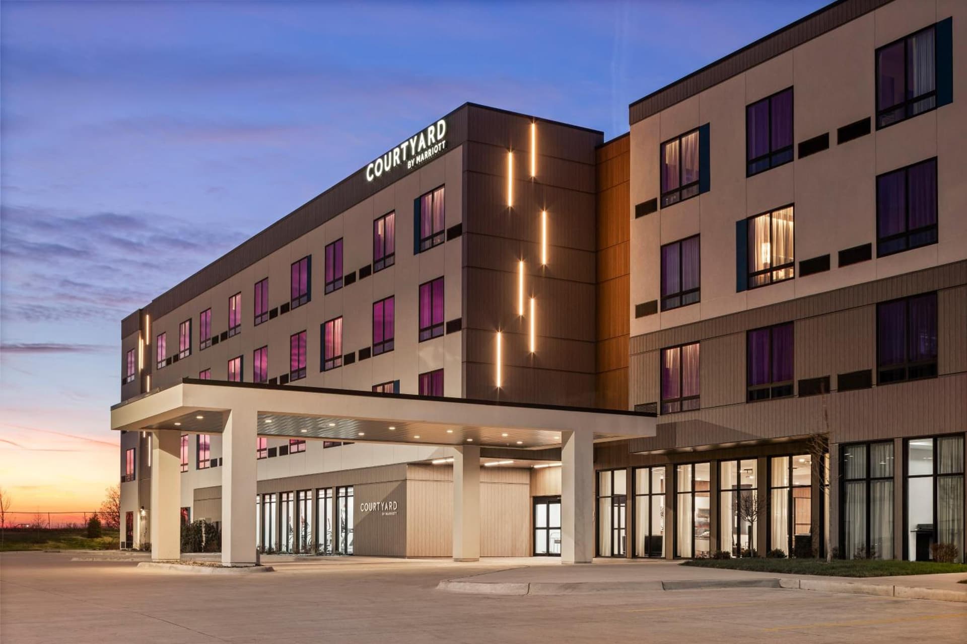 Courtyard by Marriott Bettendorf interior in Bettendorf, IA — gallery photo 2