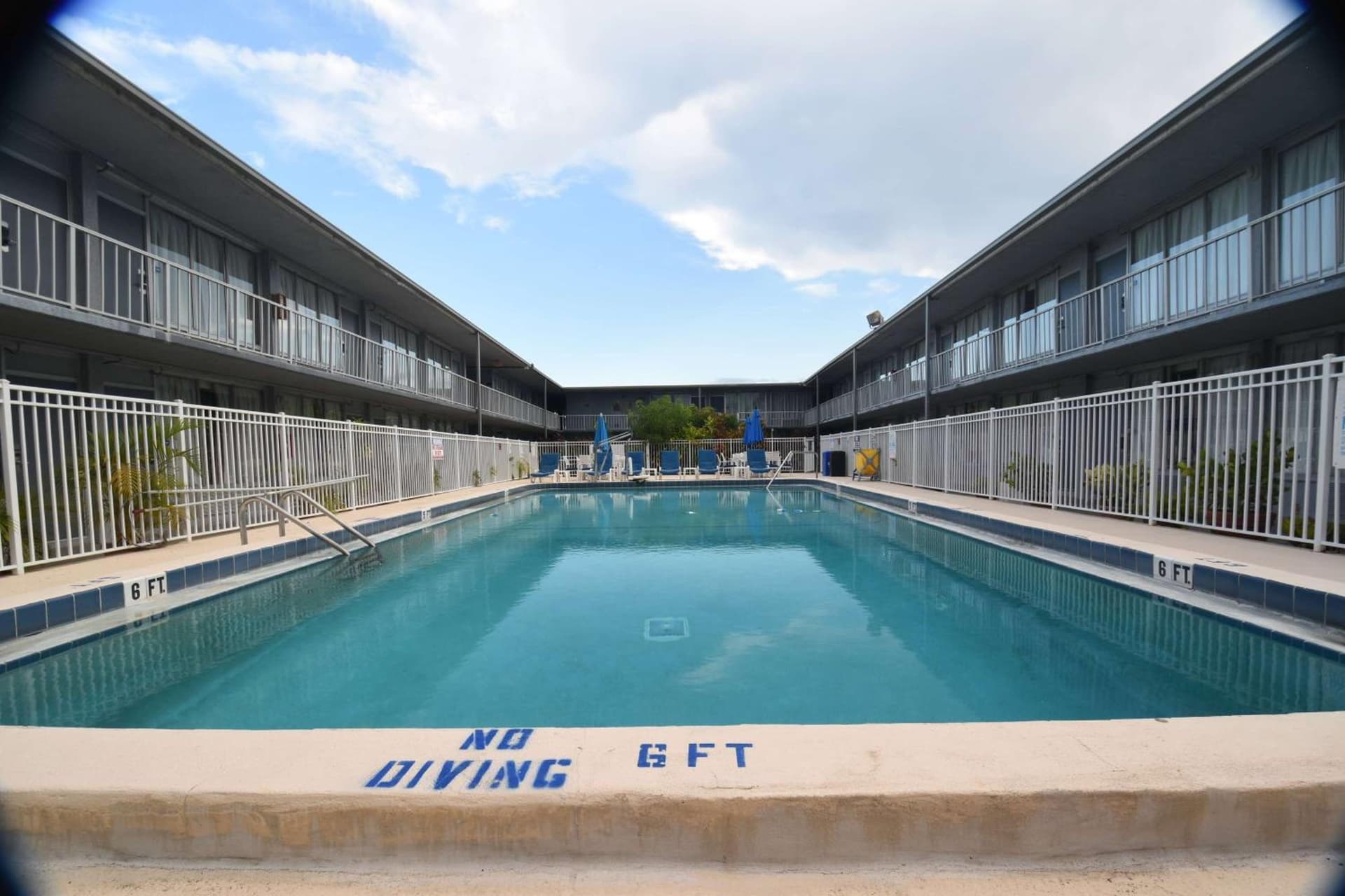 Days Inn by Wyndham Stuart interior in Stuart, FL — gallery photo 2