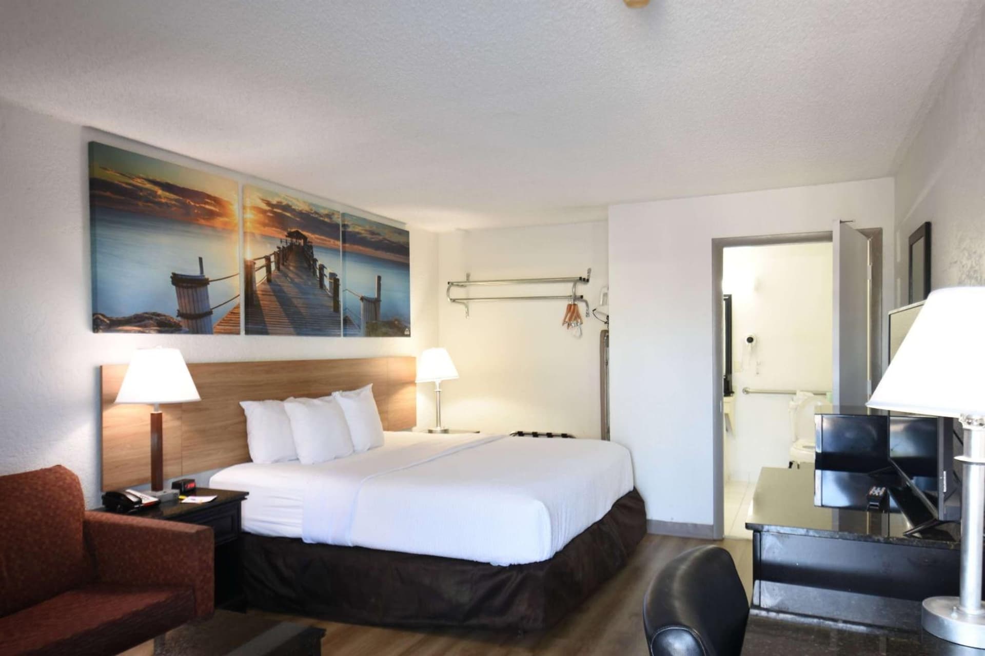 Days Inn by Wyndham Stuart gallery photo in Stuart, FL — image 55