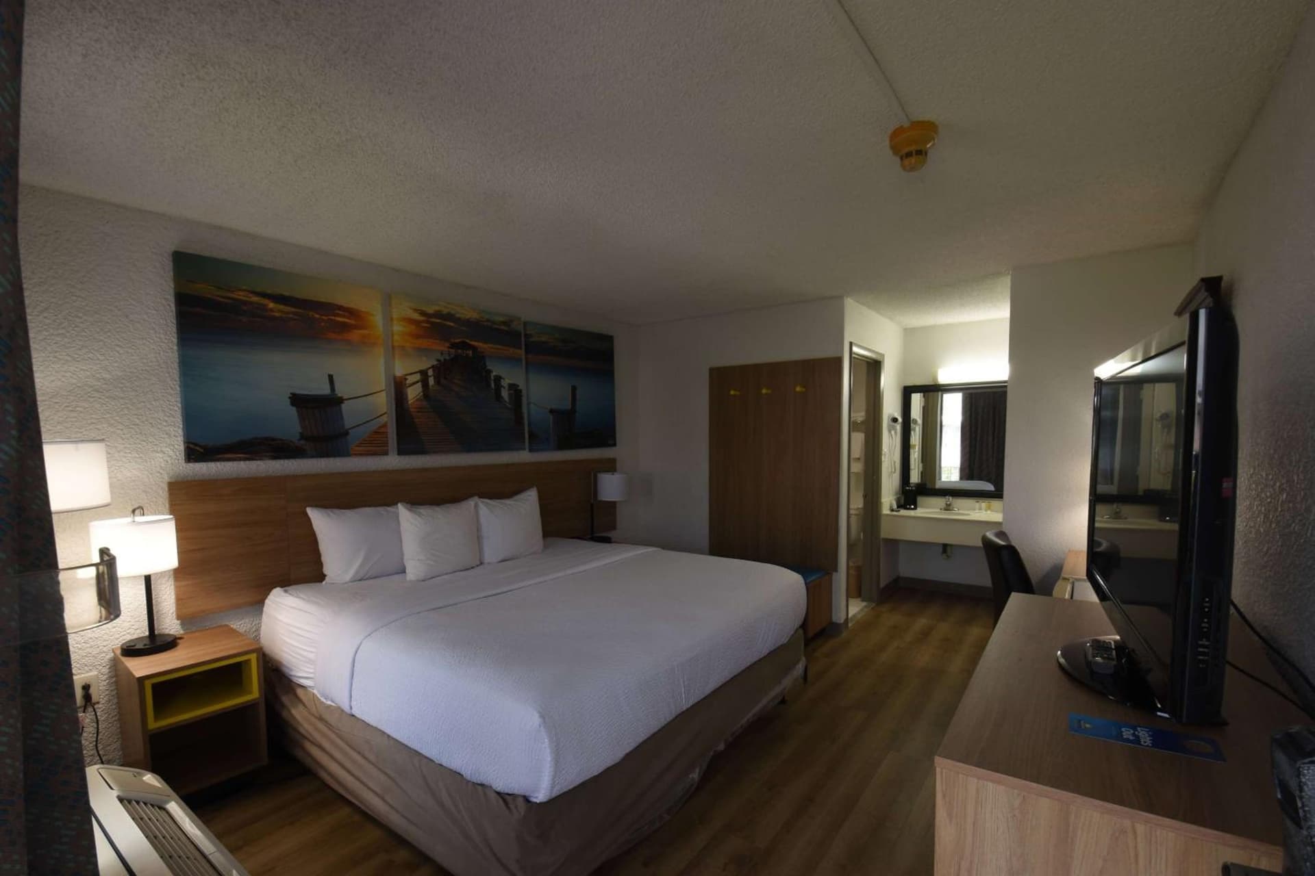 Days Inn by Wyndham Stuart gallery photo in Stuart, FL — image 53