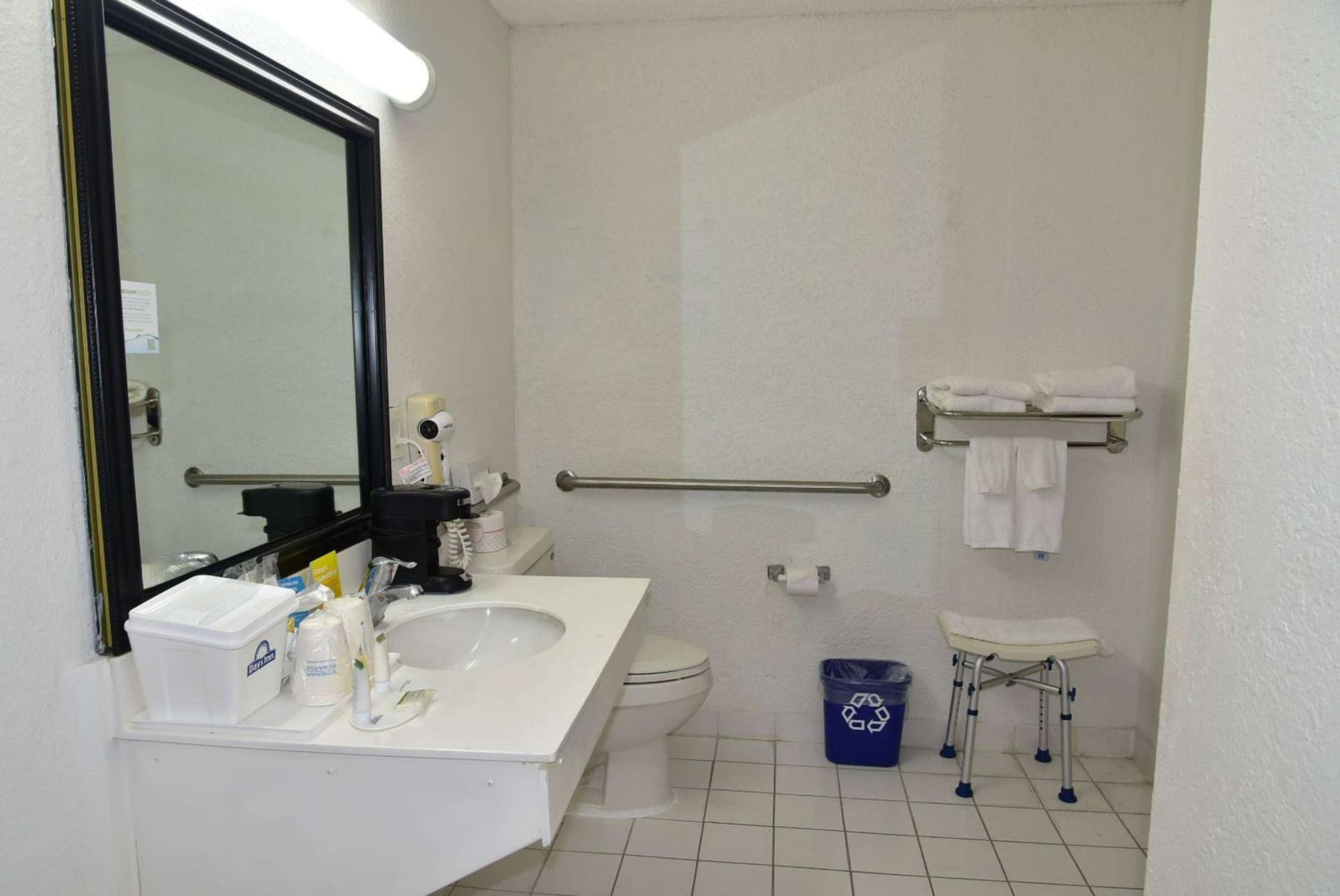 Days Inn by Wyndham Stuart gallery photo in Stuart, FL — image 44
