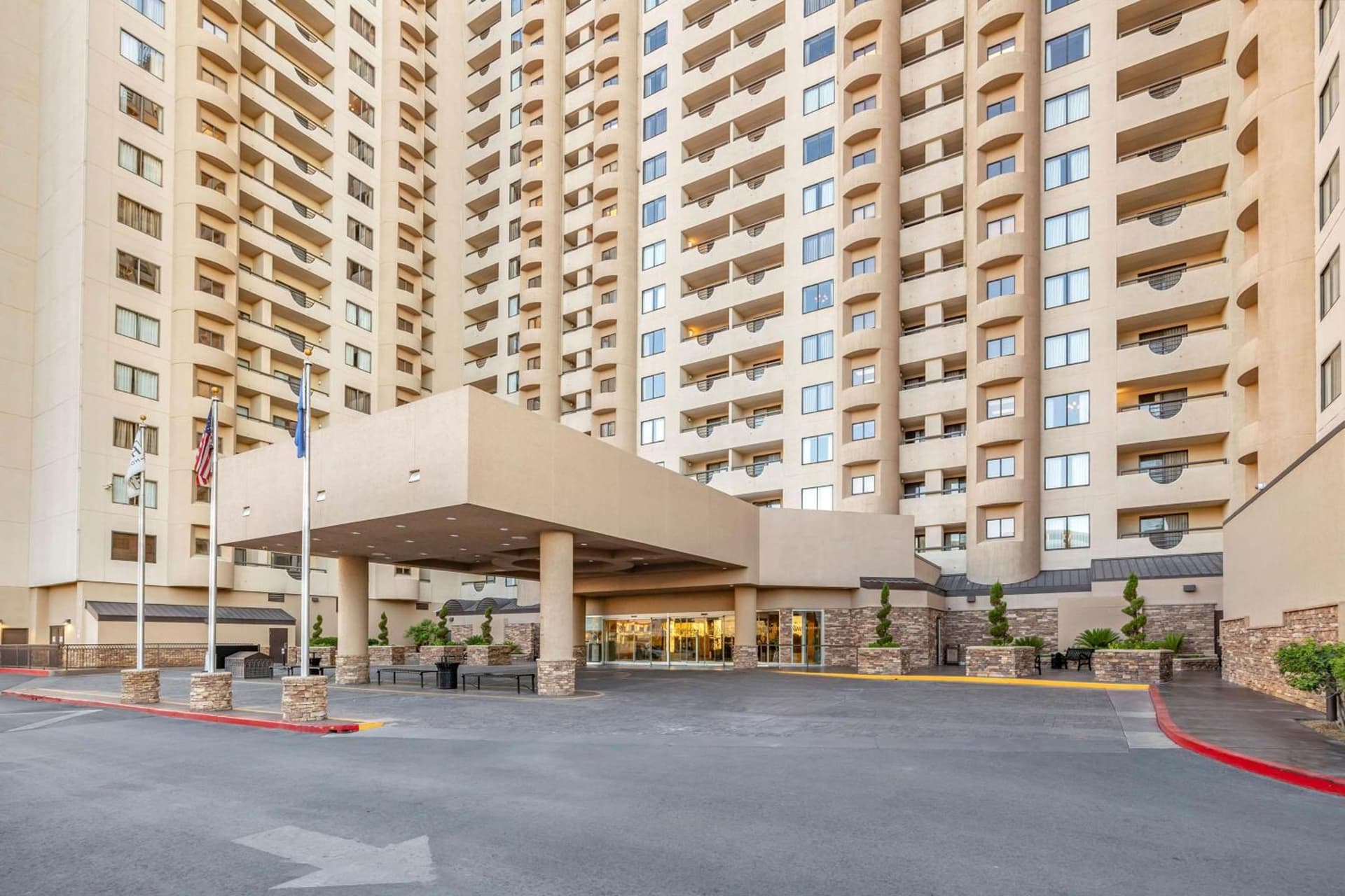 Hilton Vacation Club Polo Towers Las Vegas interior in Las Vegas, NV — gallery photo 2