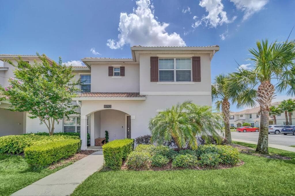 Champion Gates Resort Home with PRIVATE HEATED POOL AND FREE Waterparks featured exterior or lobby in Davenport, FL — similar hotel