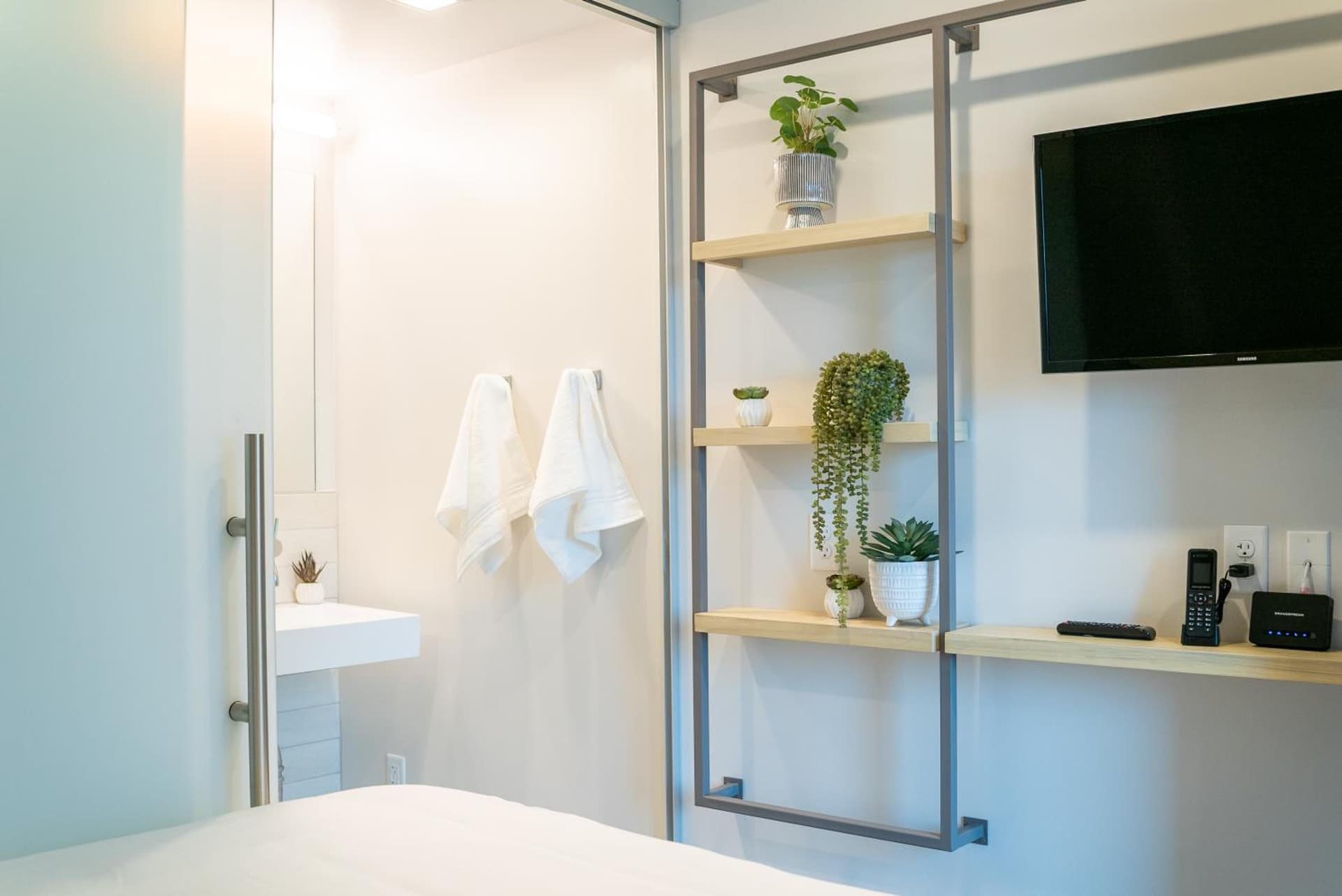 SOVA Micro-Room & Social Hotel gallery photo in Dallas, TX — image 12