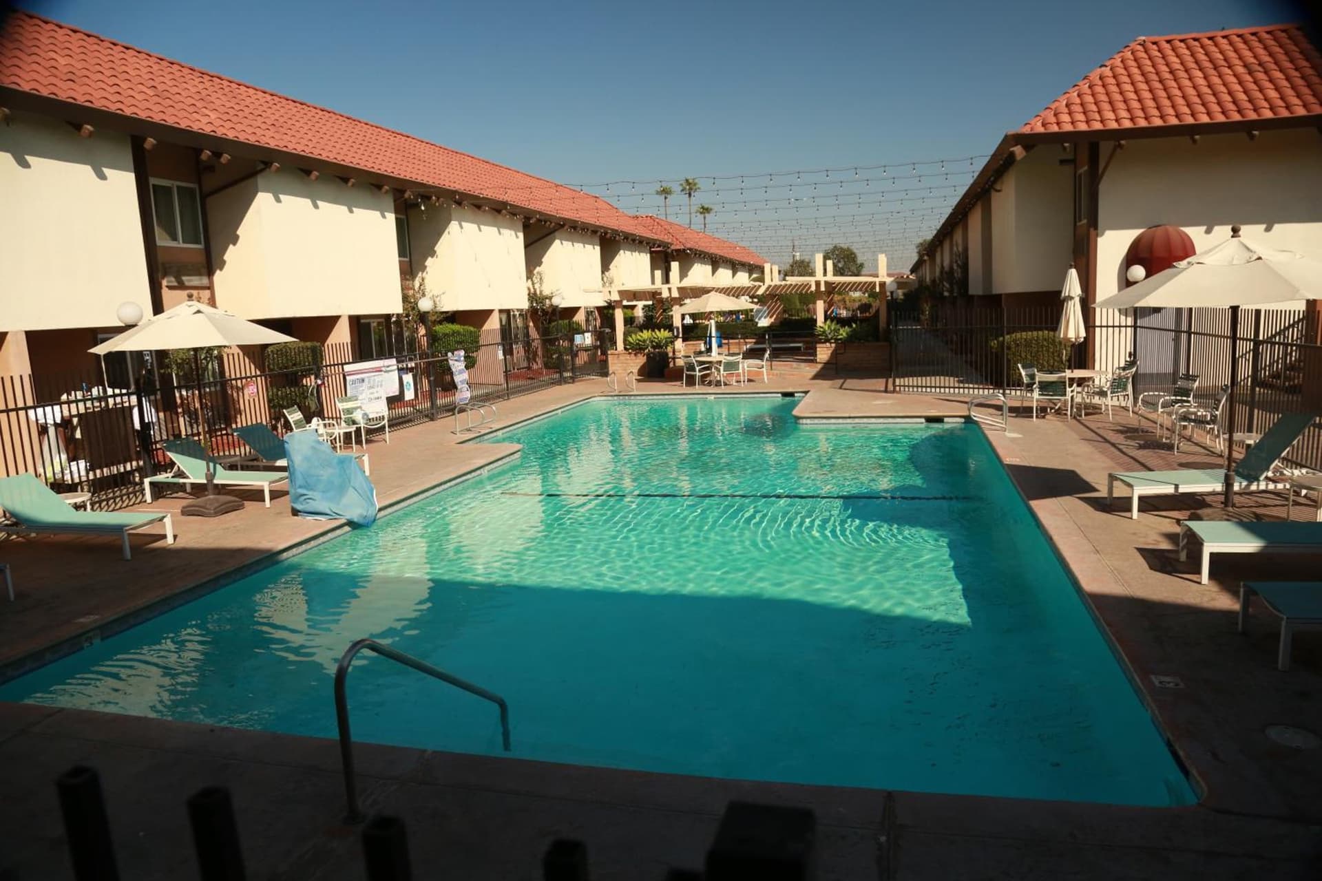 Ramada by Wyndham Fresno North gallery photo in Fresno, CA — image 57