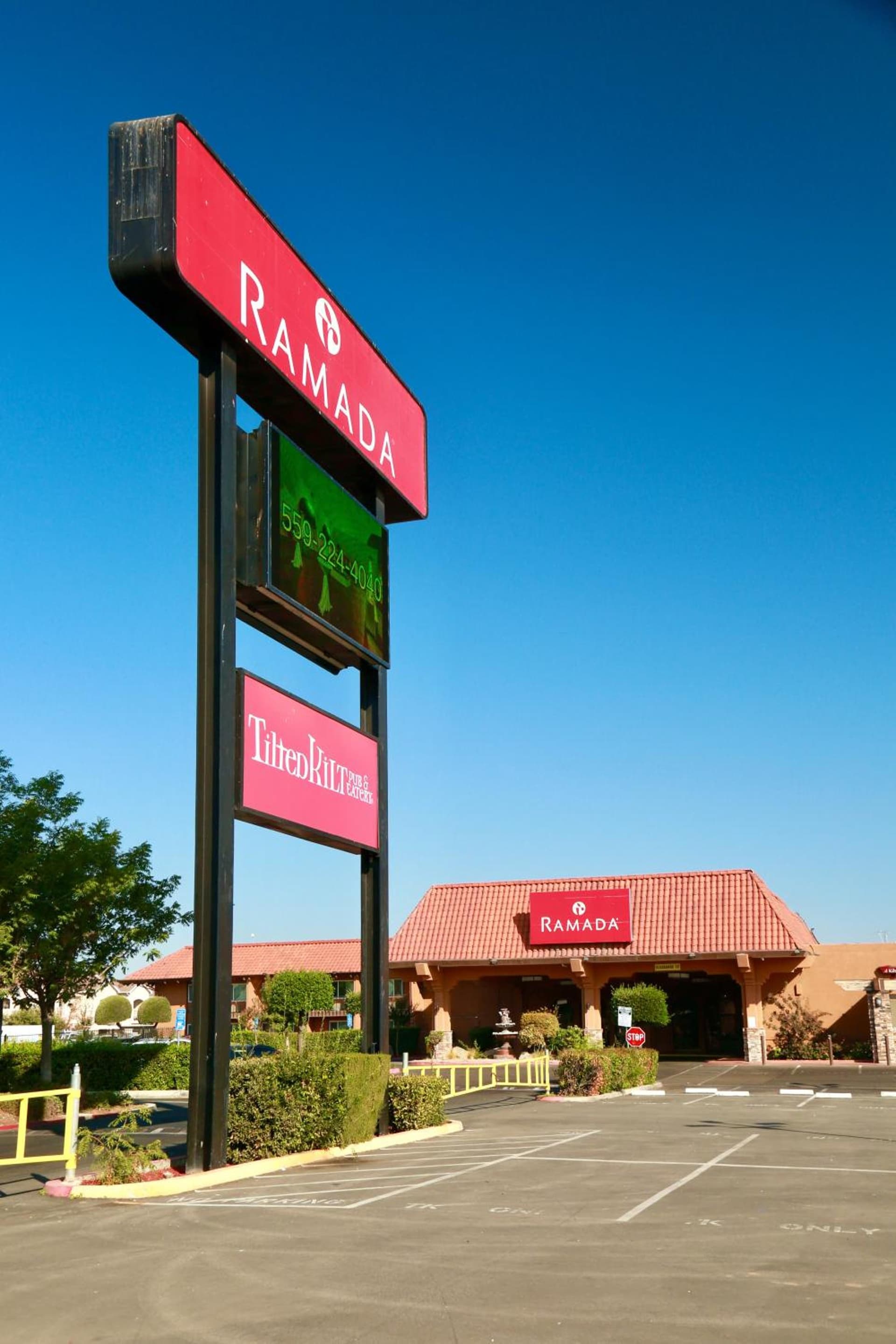 Ramada by Wyndham Fresno North interior in Fresno, CA — gallery photo 2