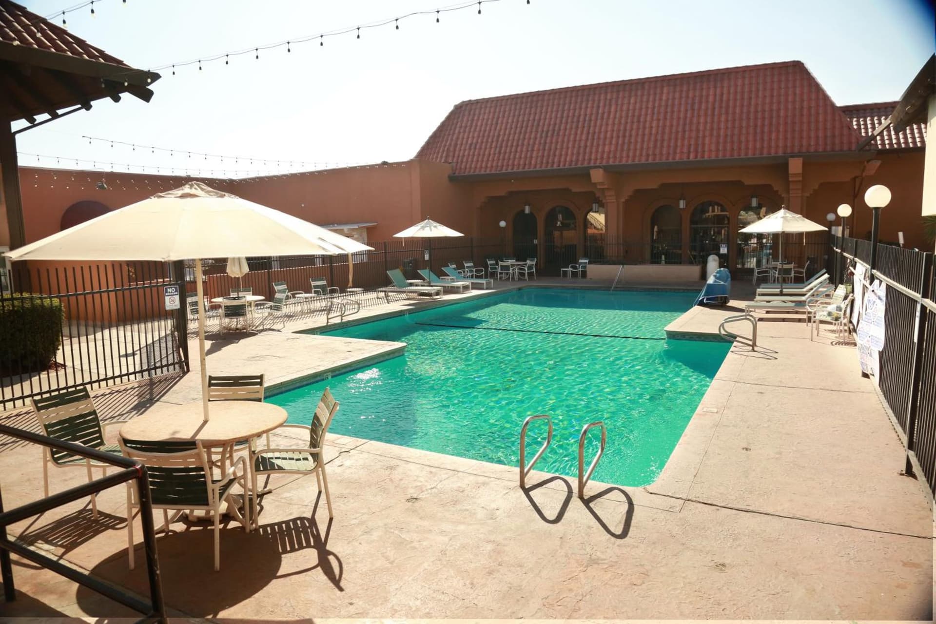 Ramada by Wyndham Fresno North gallery photo in Fresno, CA — image 42