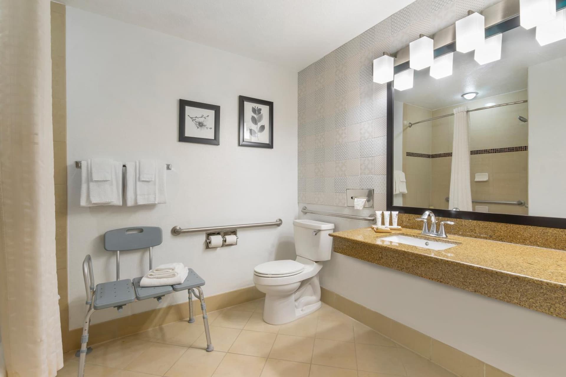 Country Inn & Suites by Radisson, Tampa Airport North, FL gallery photo in Tampa, FL — image 44