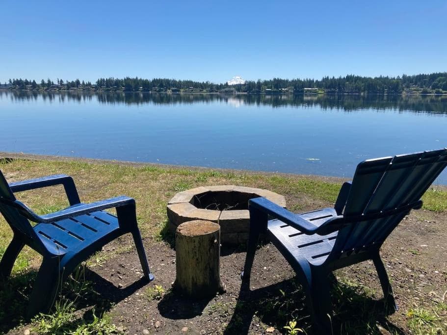 Beautiful Waterfront Retreat gallery photo in Olympia, WA — image 20