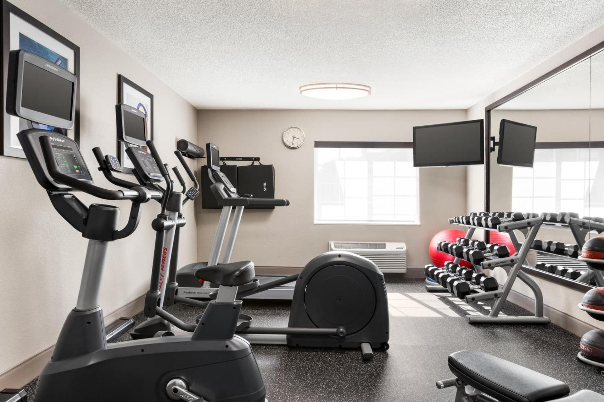 Holiday Inn Express - Bowling Green by IHG interior in Bowling Green, KY — gallery photo 2