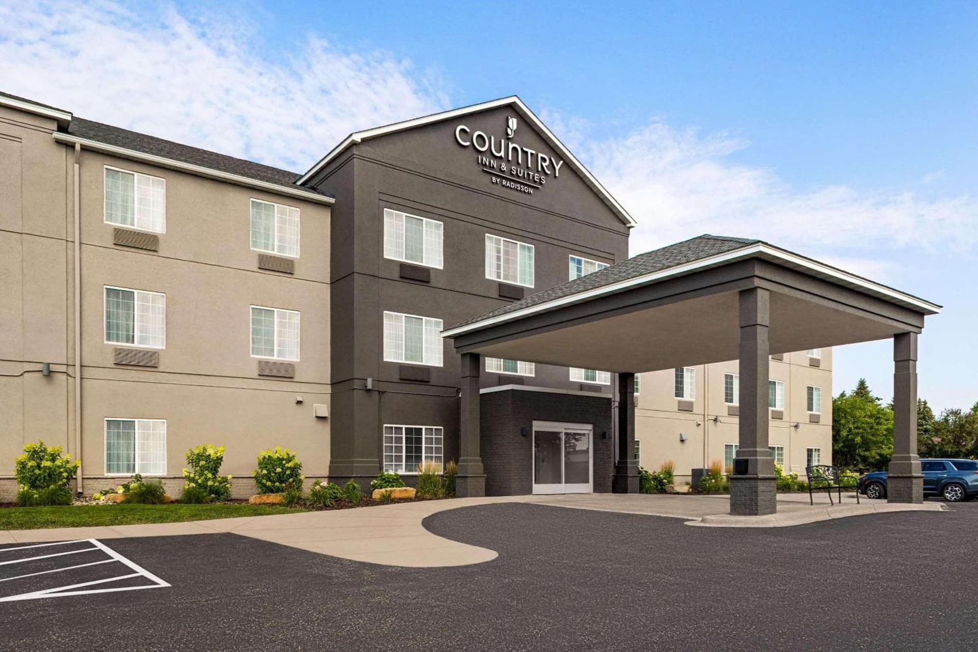 Country Inn & Suites by Radisson, Stillwater, MN interior in Stillwater, MN — gallery photo 2