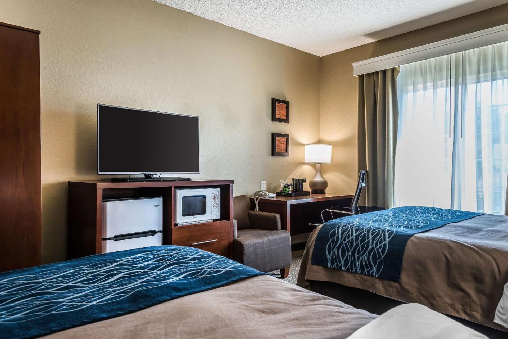 Country Inn & Suites by Radisson, Stillwater, MN interior in Stillwater, MN — gallery photo 2