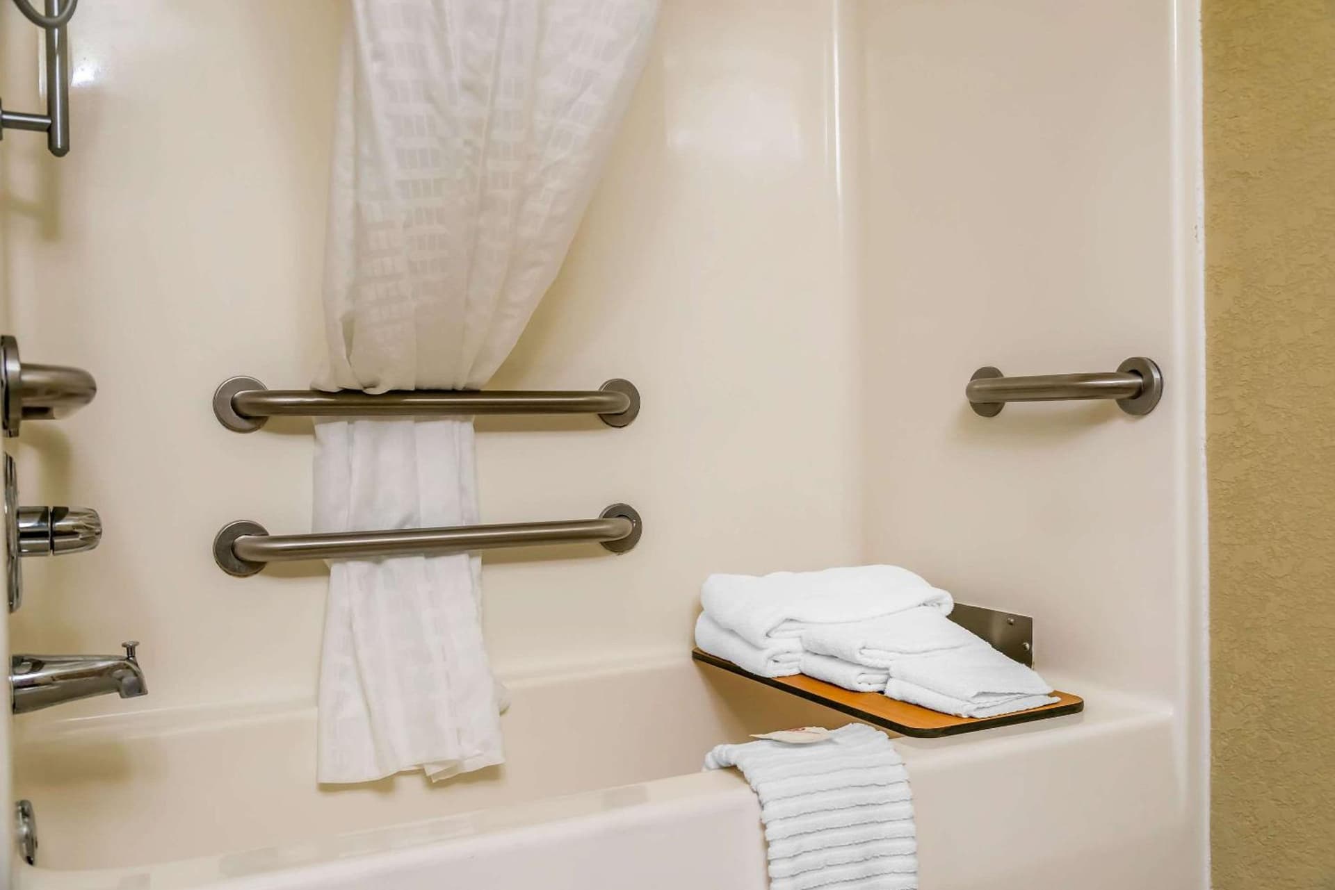 Country Inn & Suites by Radisson, Stillwater, MN gallery photo in Stillwater, MN — image 24