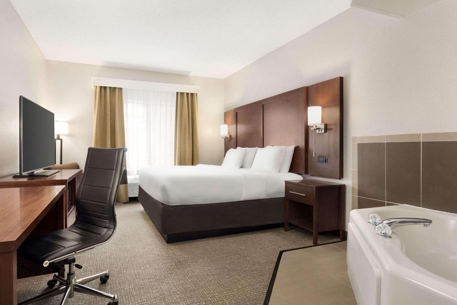 Country Inn & Suites by Radisson, Stillwater, MN property views in Stillwater, MN — gallery photo 3