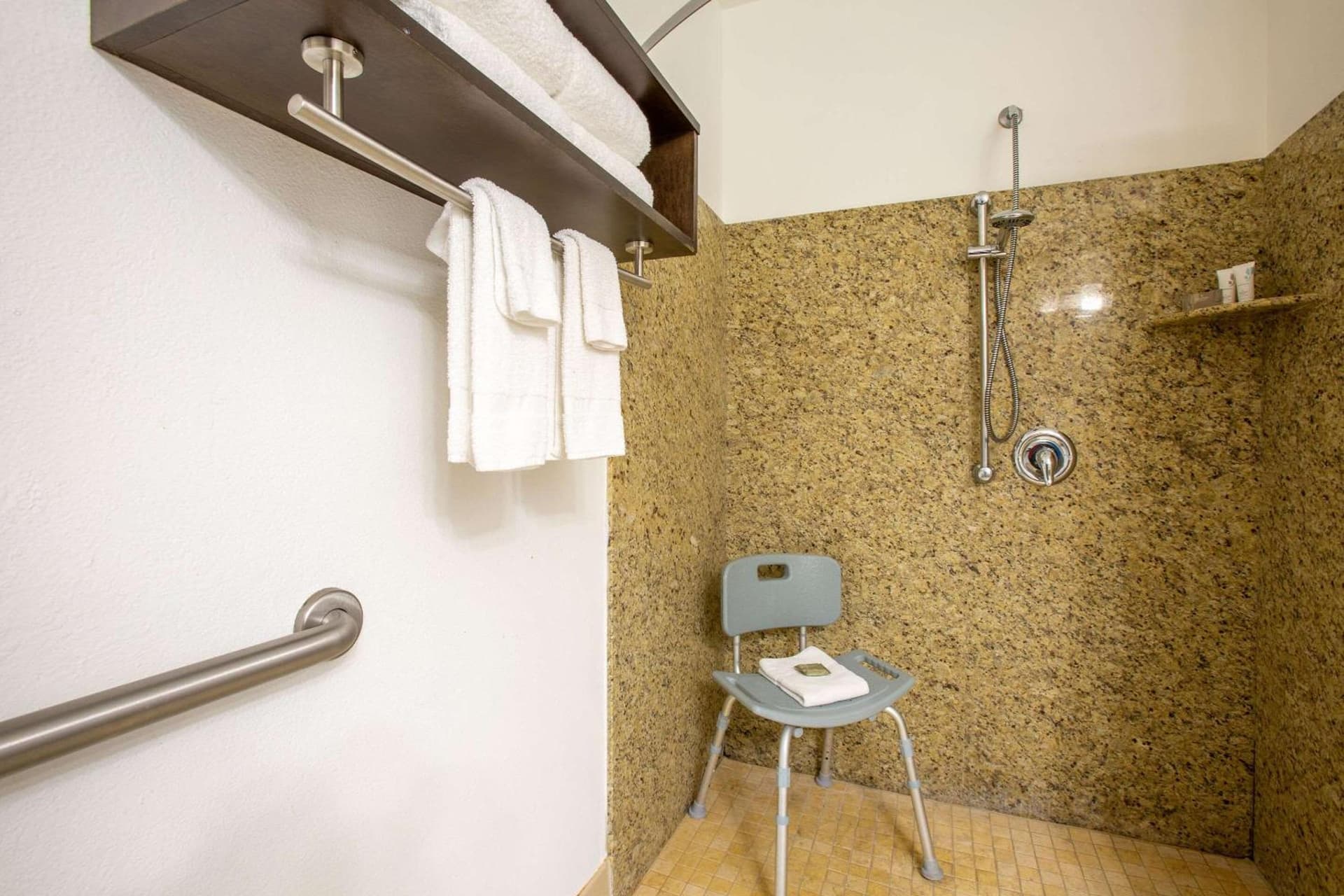 Country Inn & Suites by Radisson, Tucson City Center AZ gallery photo in Tucson, AZ — image 74