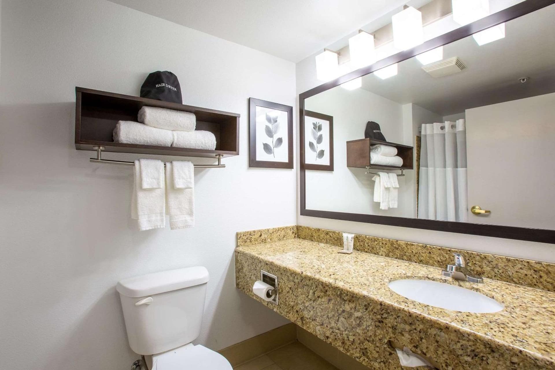 Country Inn & Suites by Radisson, Tucson City Center AZ gallery photo in Tucson, AZ — image 37