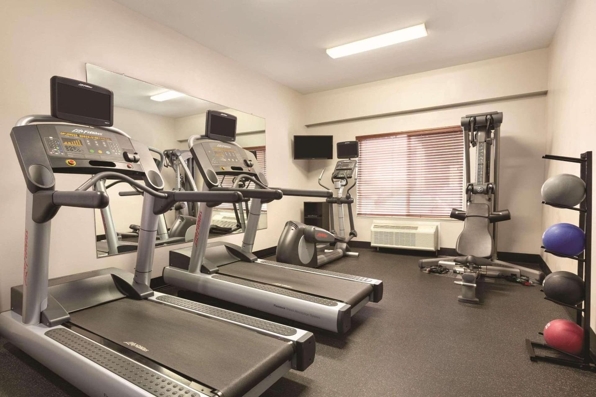 Country Inn & Suites by Radisson, Fresno North, CA gallery photo in Fresno, CA — image 18