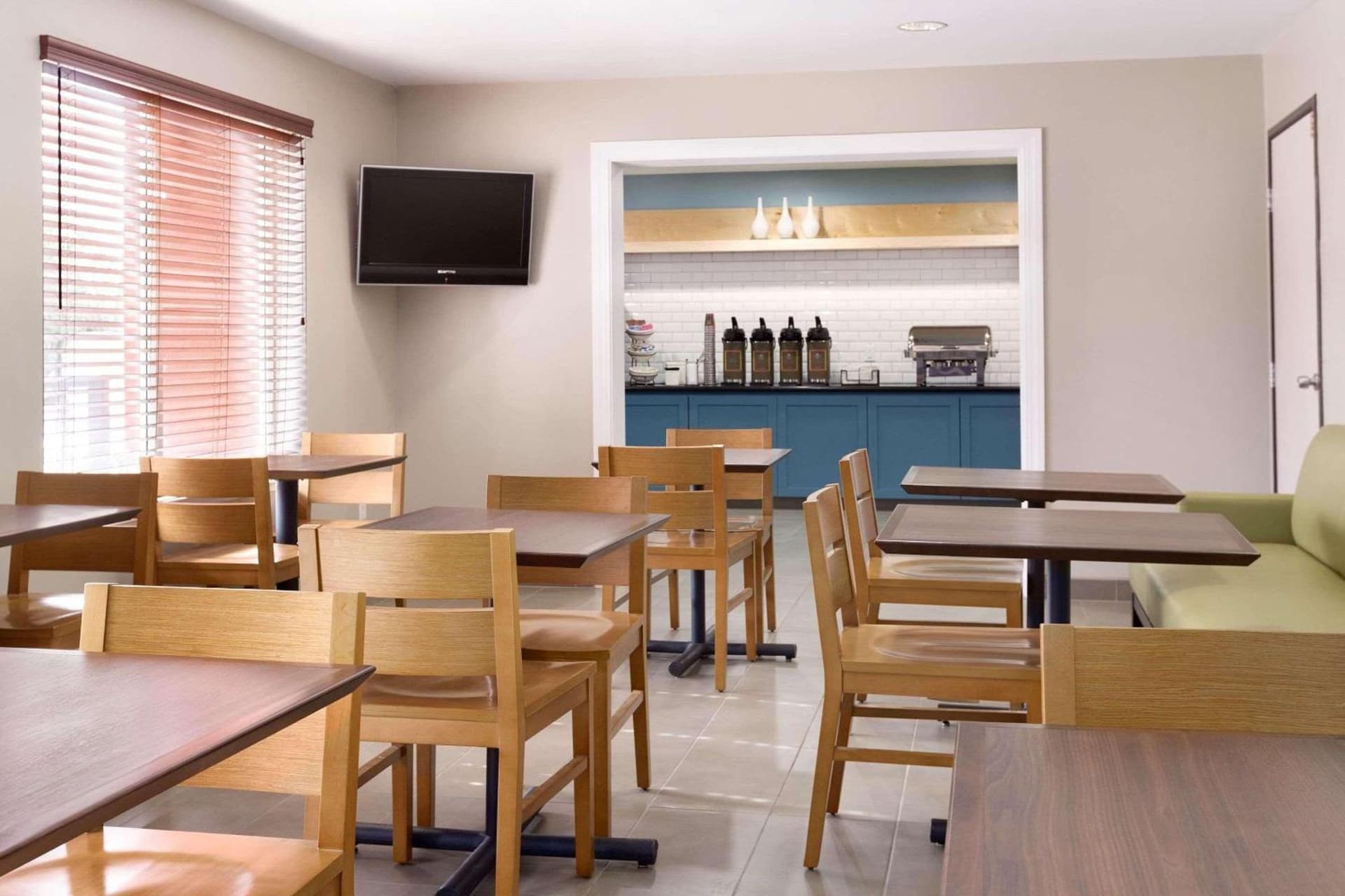 Country Inn & Suites by Radisson, Fresno North, CA gallery photo in Fresno, CA — image 30