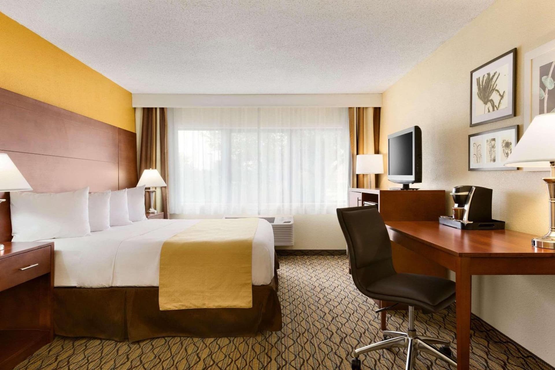 Country Inn & Suites by Radisson, Mishawaka, IN gallery photo in South Bend, IN — image 36