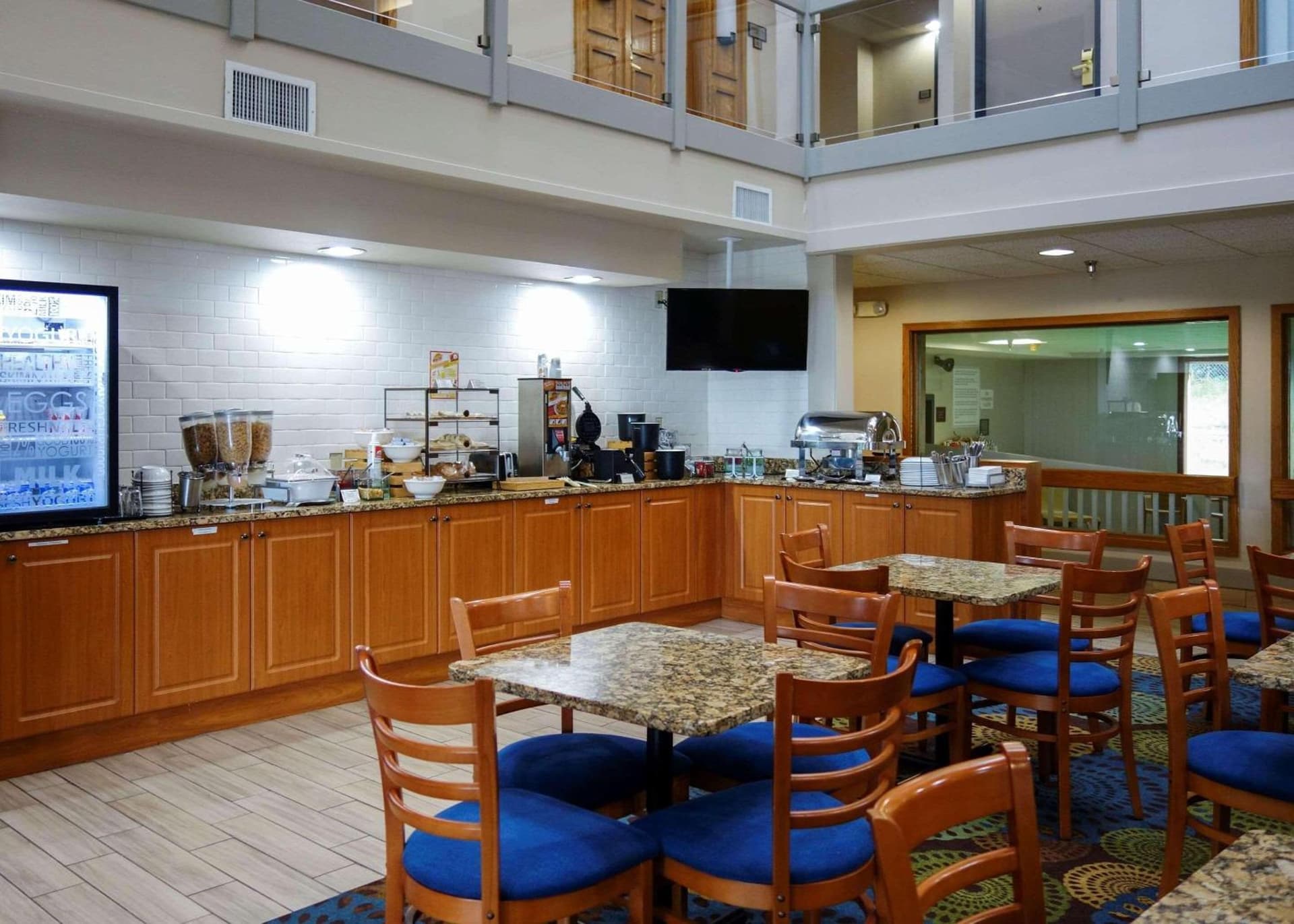 Country Inn & Suites by Radisson, Mishawaka, IN gallery photo in South Bend, IN — image 4